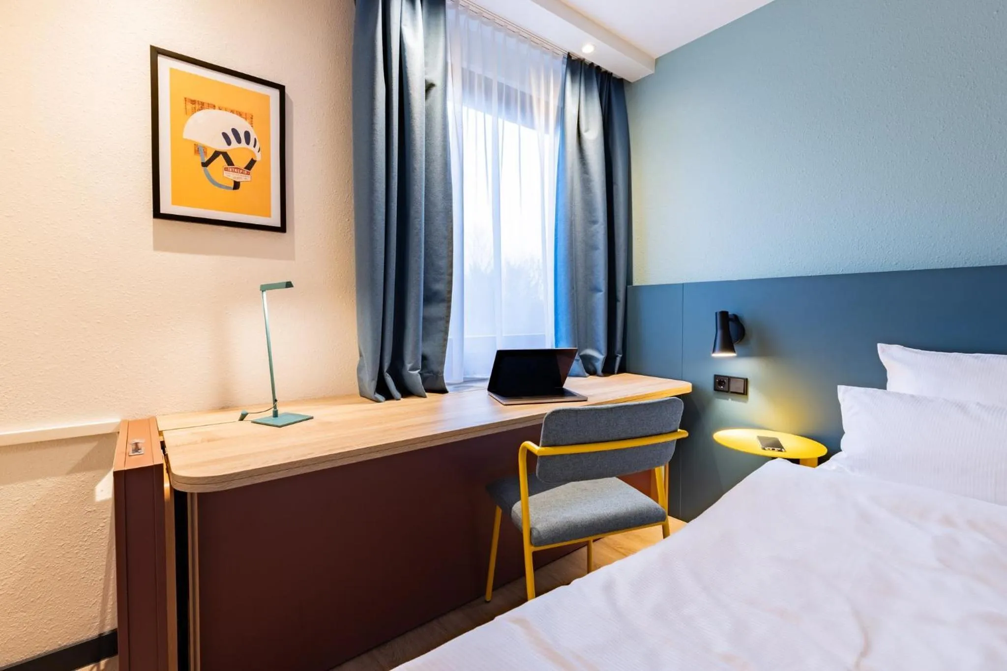 Photo of the whole room, Bed in Garner Hotel Osnabrück by IHG