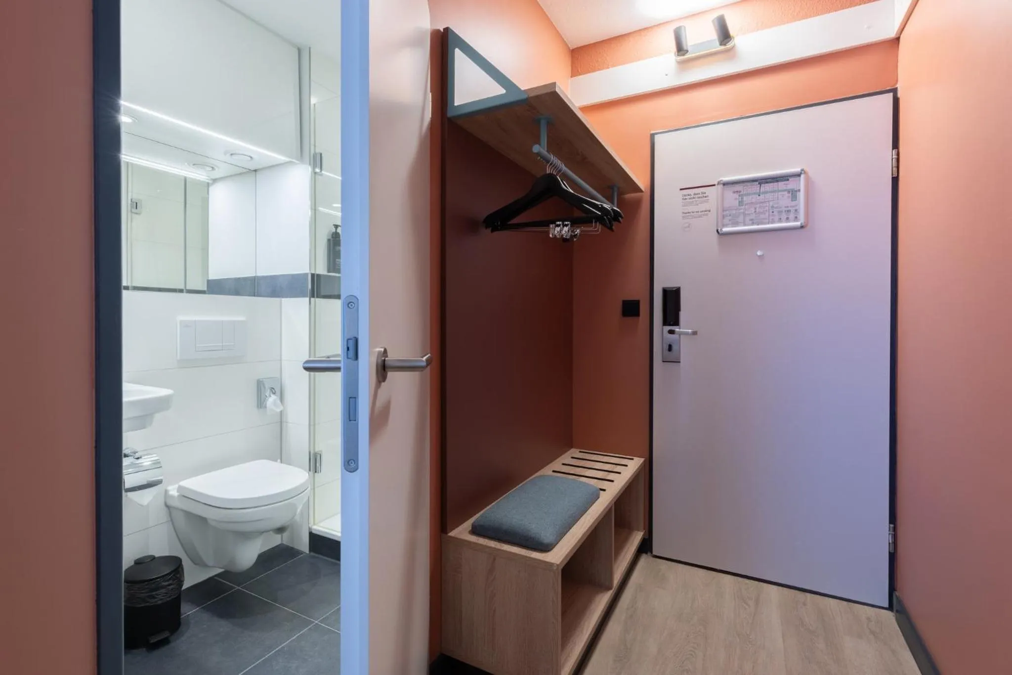 Photo of the whole room in Garner Hotel Osnabrück by IHG