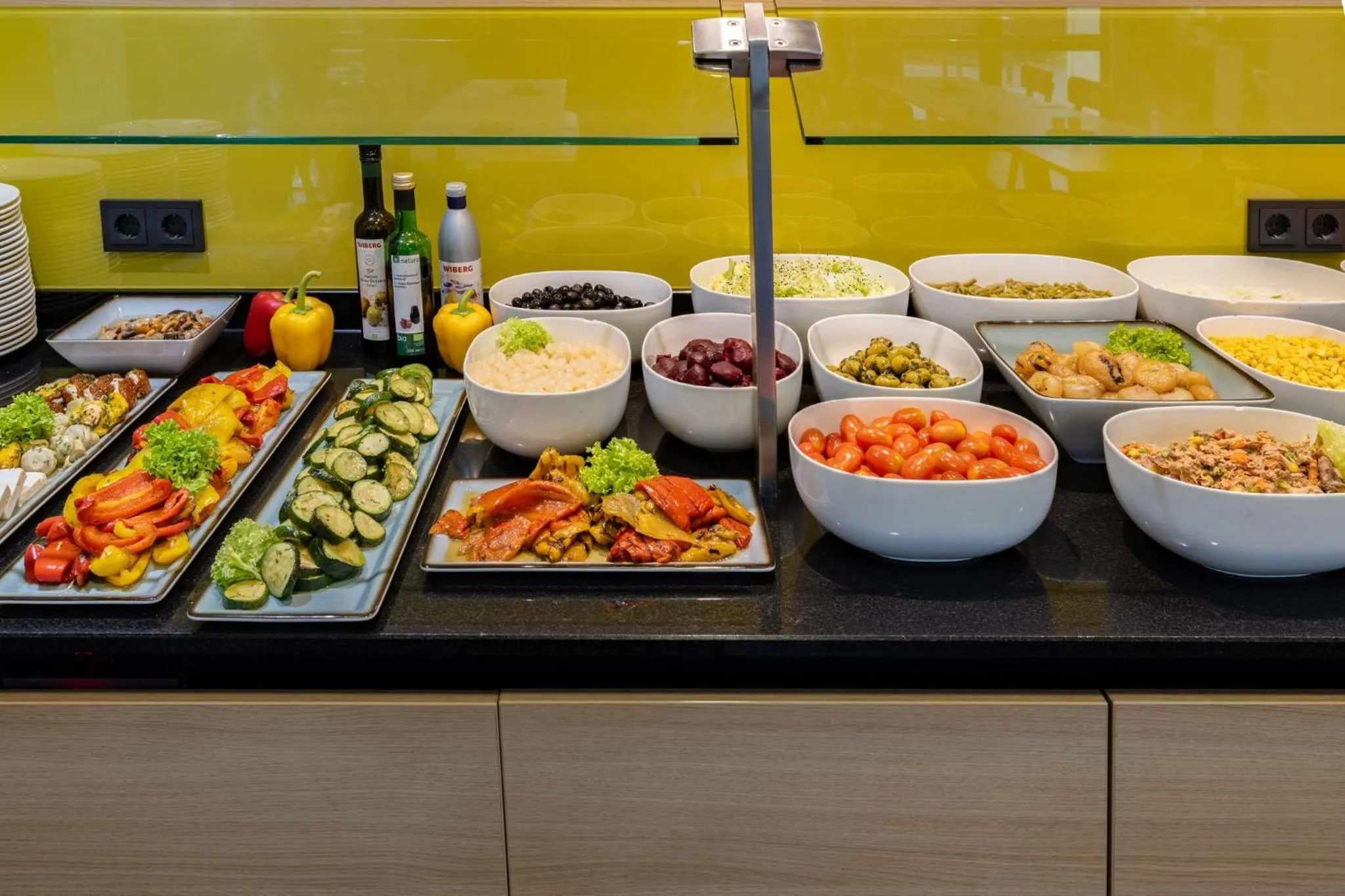 Restaurant/places to eat in Garner Hotel Osnabrück by IHG