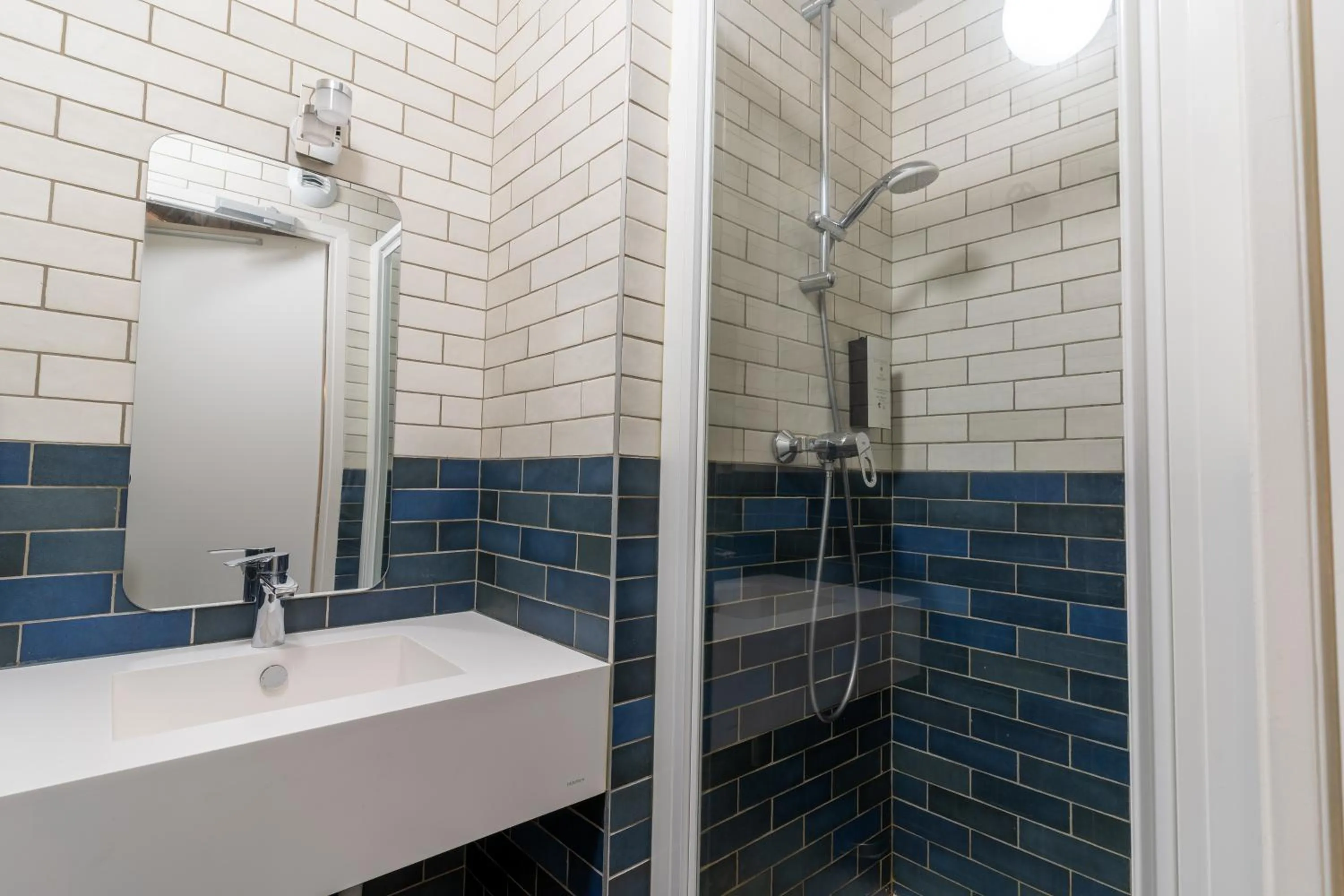 Bathroom in CALM Appart' & Hostel