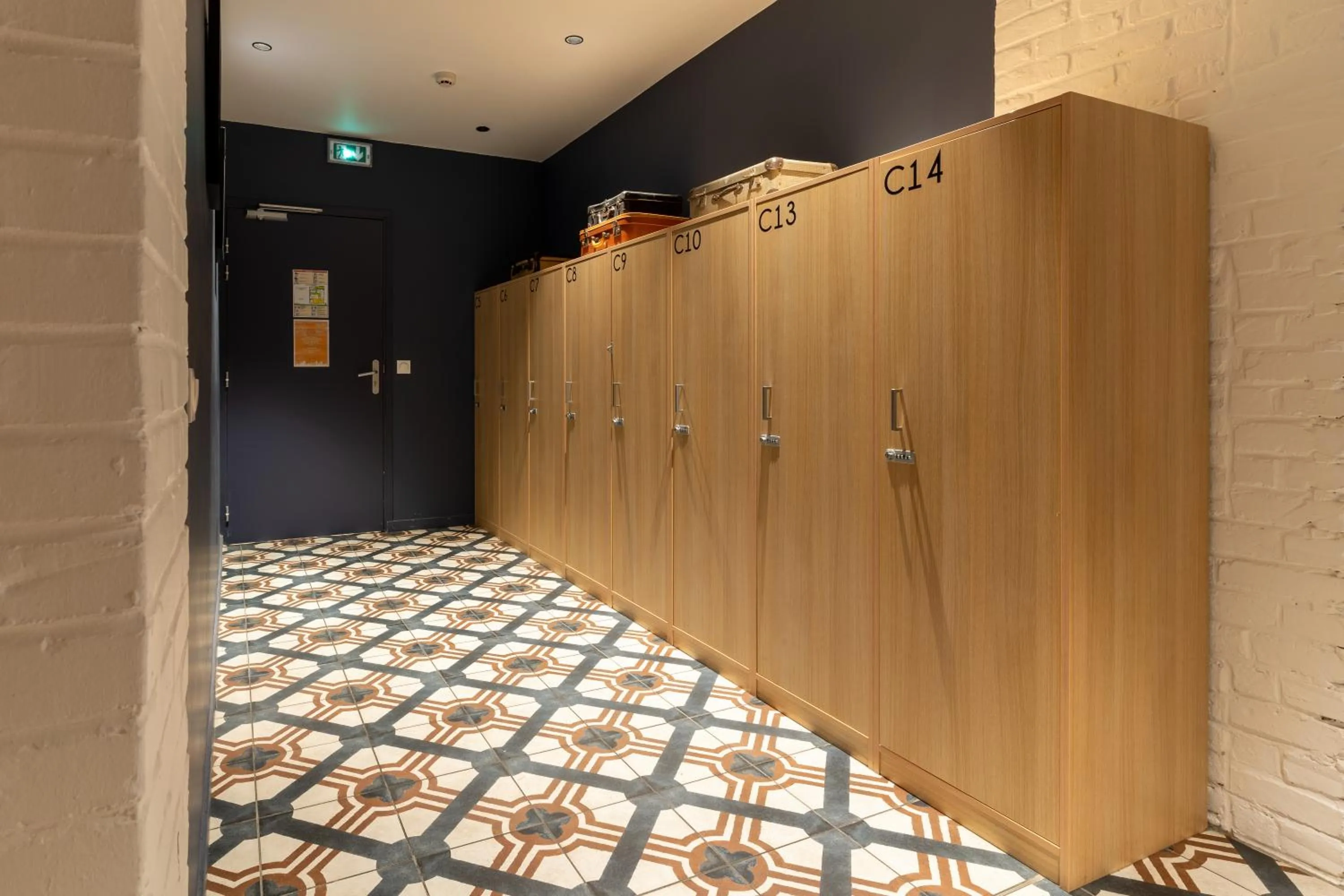 locker in CALM Appart' & Hostel