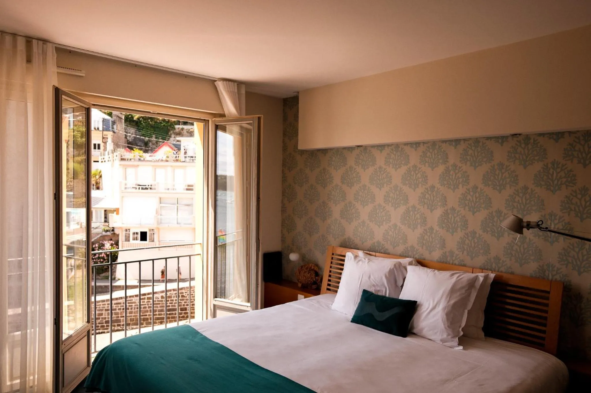 Bed in Hôtel De La Vallée