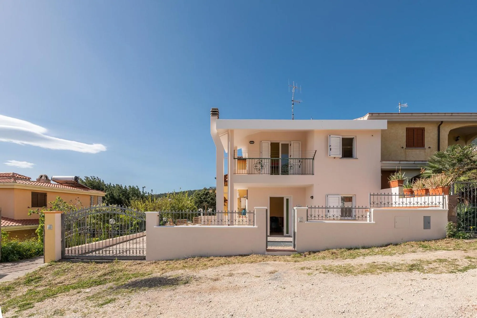 Property building in AffittaSardegna-Villino Panna