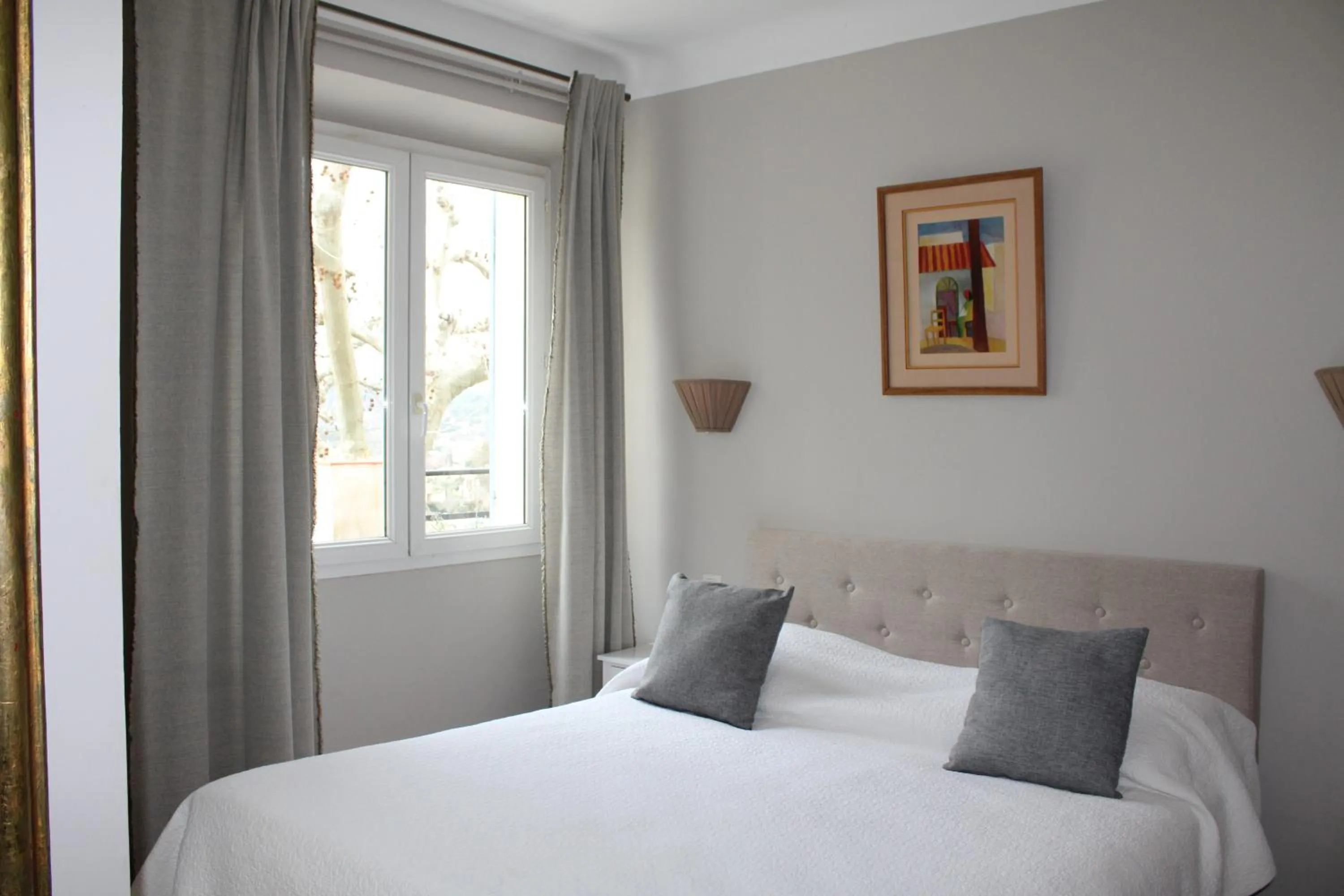 Photo of the whole room, Bed in Hotellerie de l'Esplanade