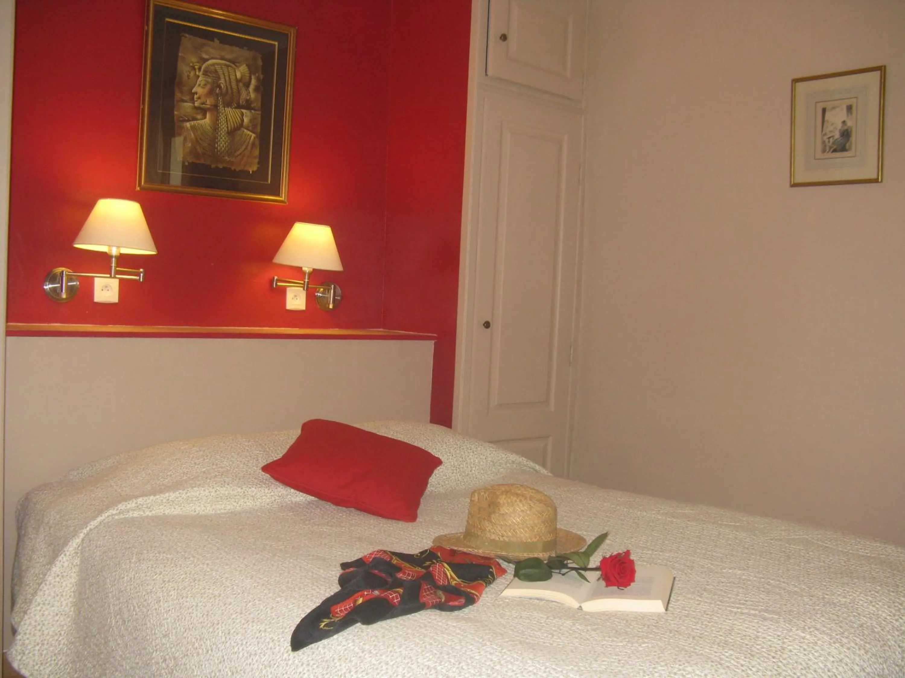 Decorative detail, Bed in Hotellerie de l'Esplanade