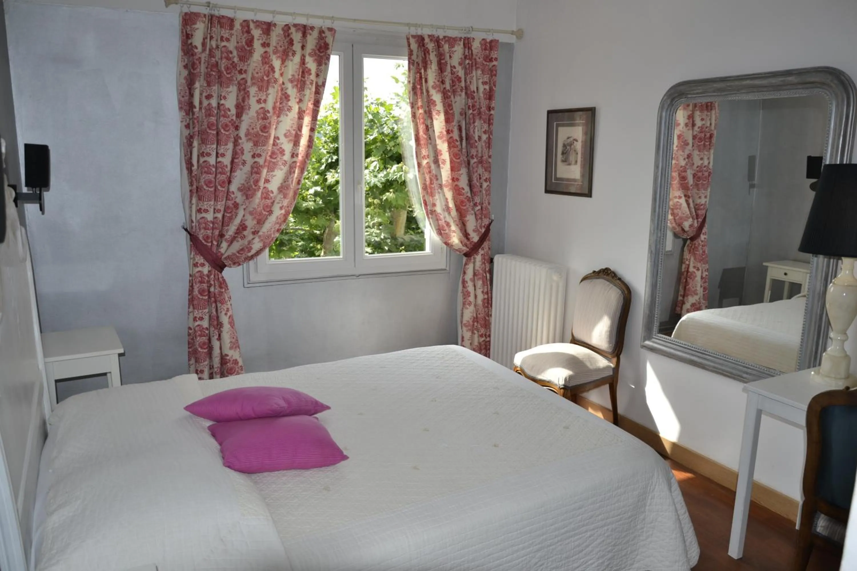 Decorative detail, Bed in Hotellerie de l'Esplanade