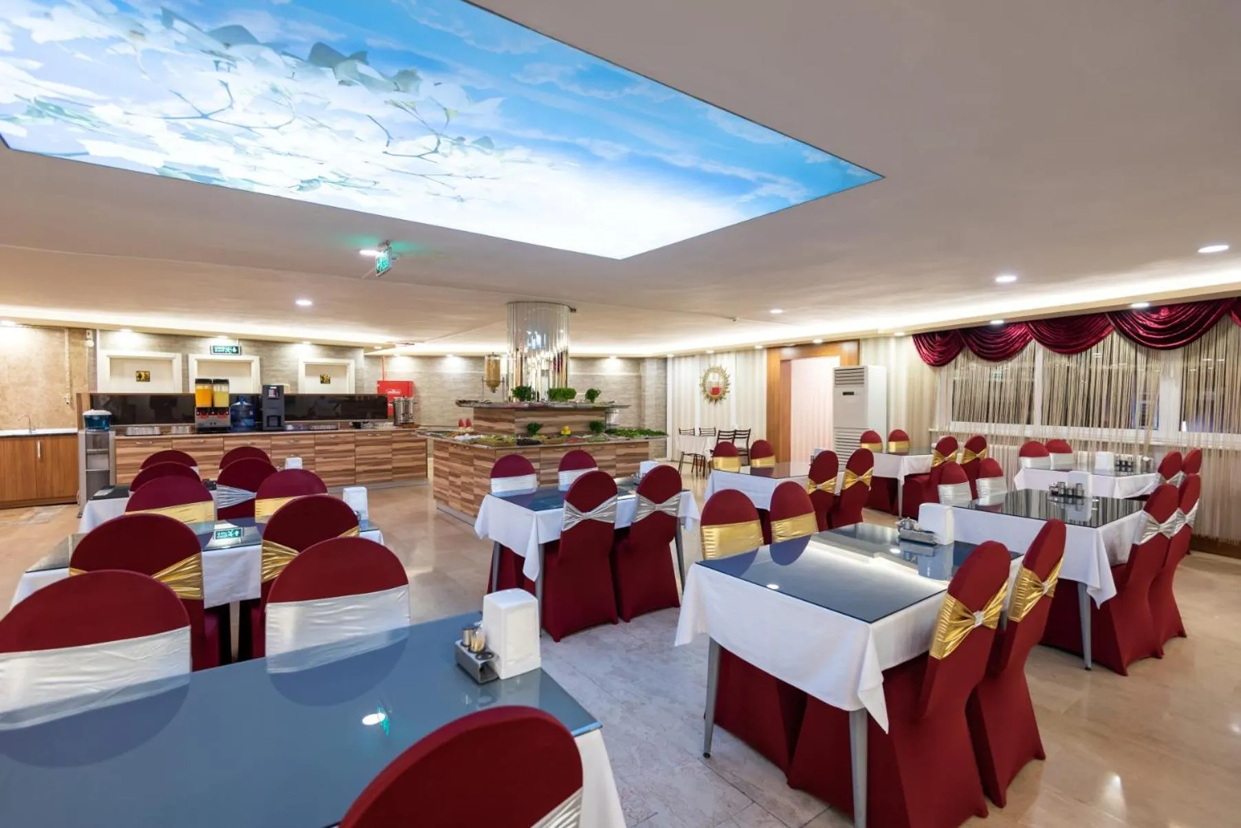 Restaurant/places to eat in DİNAR HOTEL
