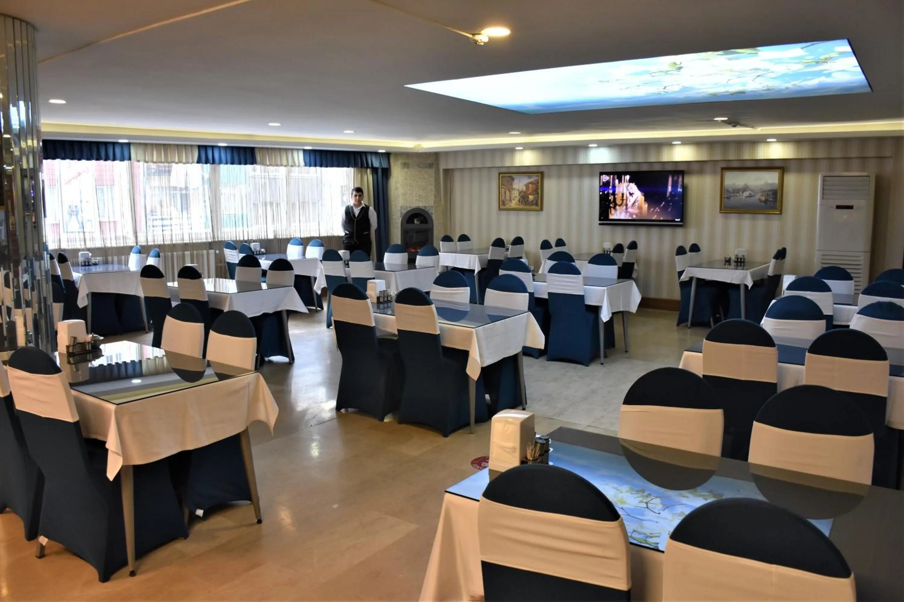 Restaurant/places to eat in DİNAR HOTEL