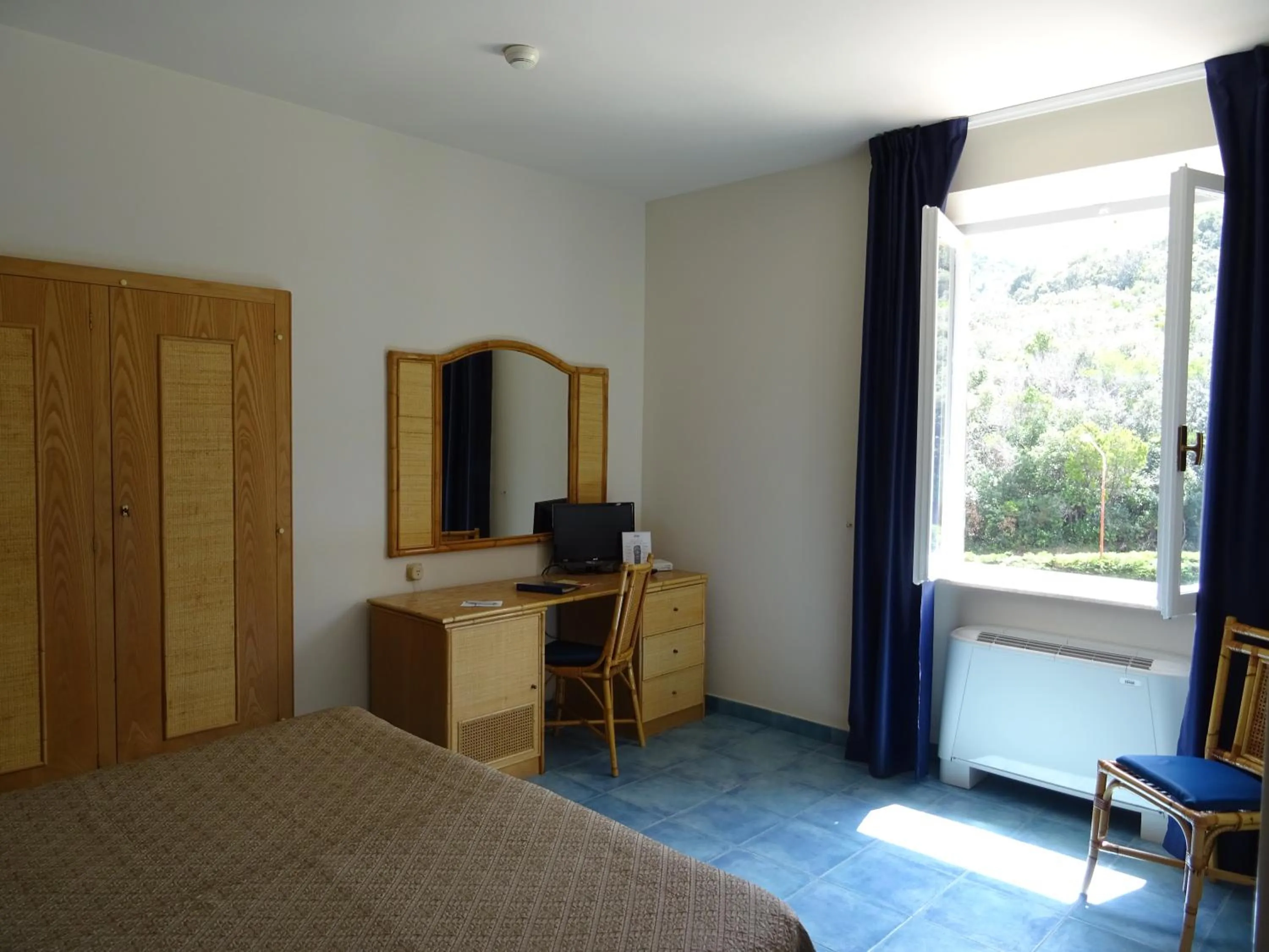 Bedroom, Bed in Hotel Desiree