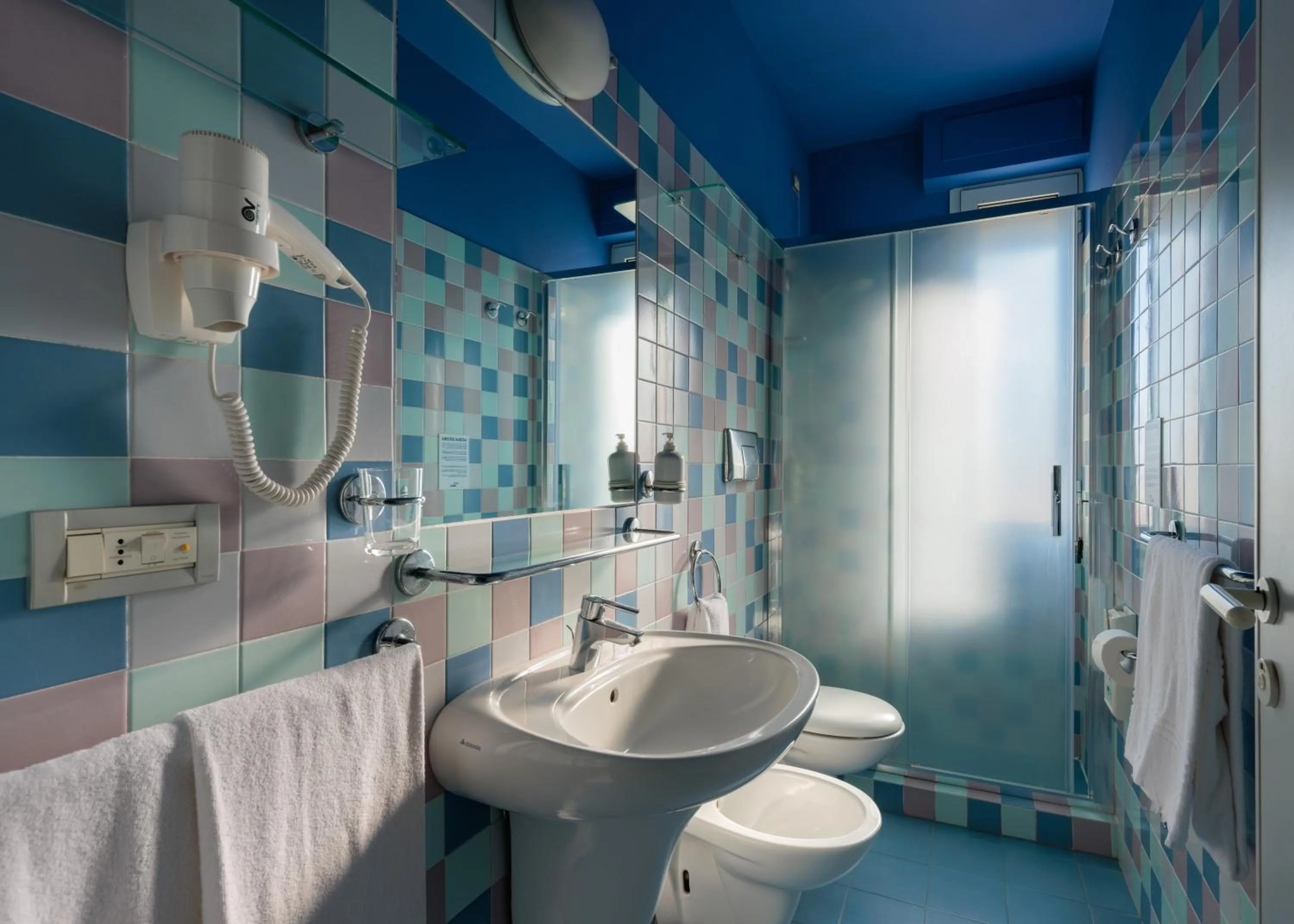 Shower in Hotel Nina