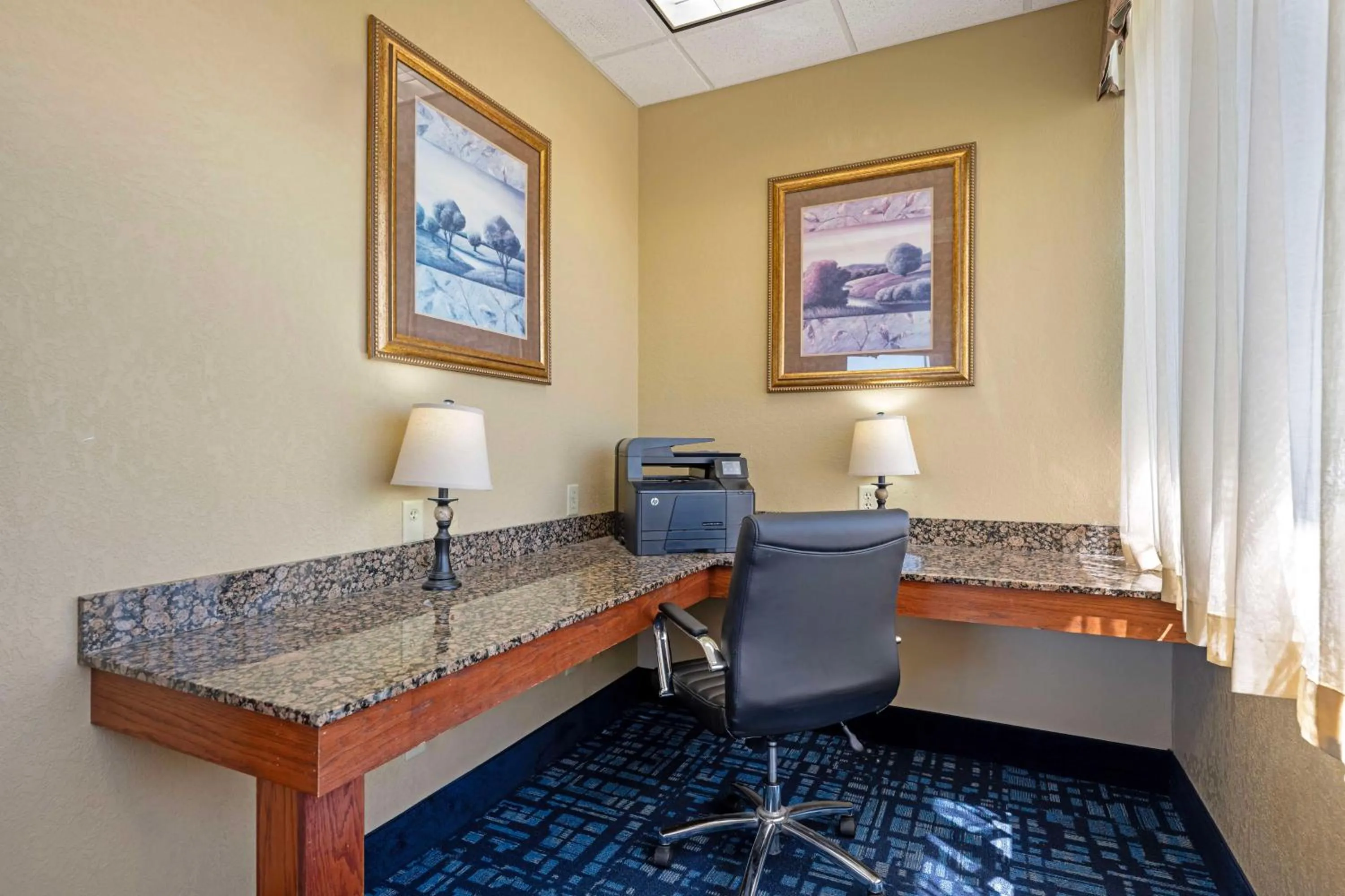 Business facilities in Best Western Plus Mid Nebraska Inn & Suites