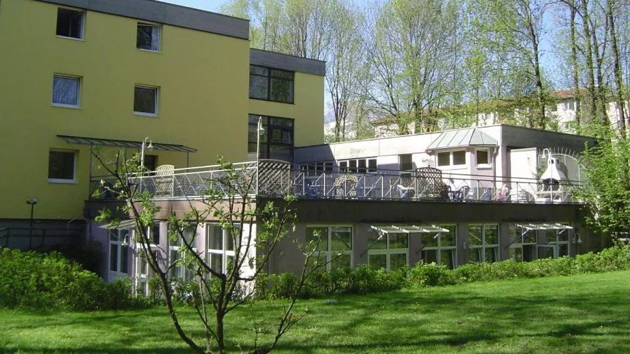 BBQ facilities in Eduard-Heinrich-Haus, Hostel