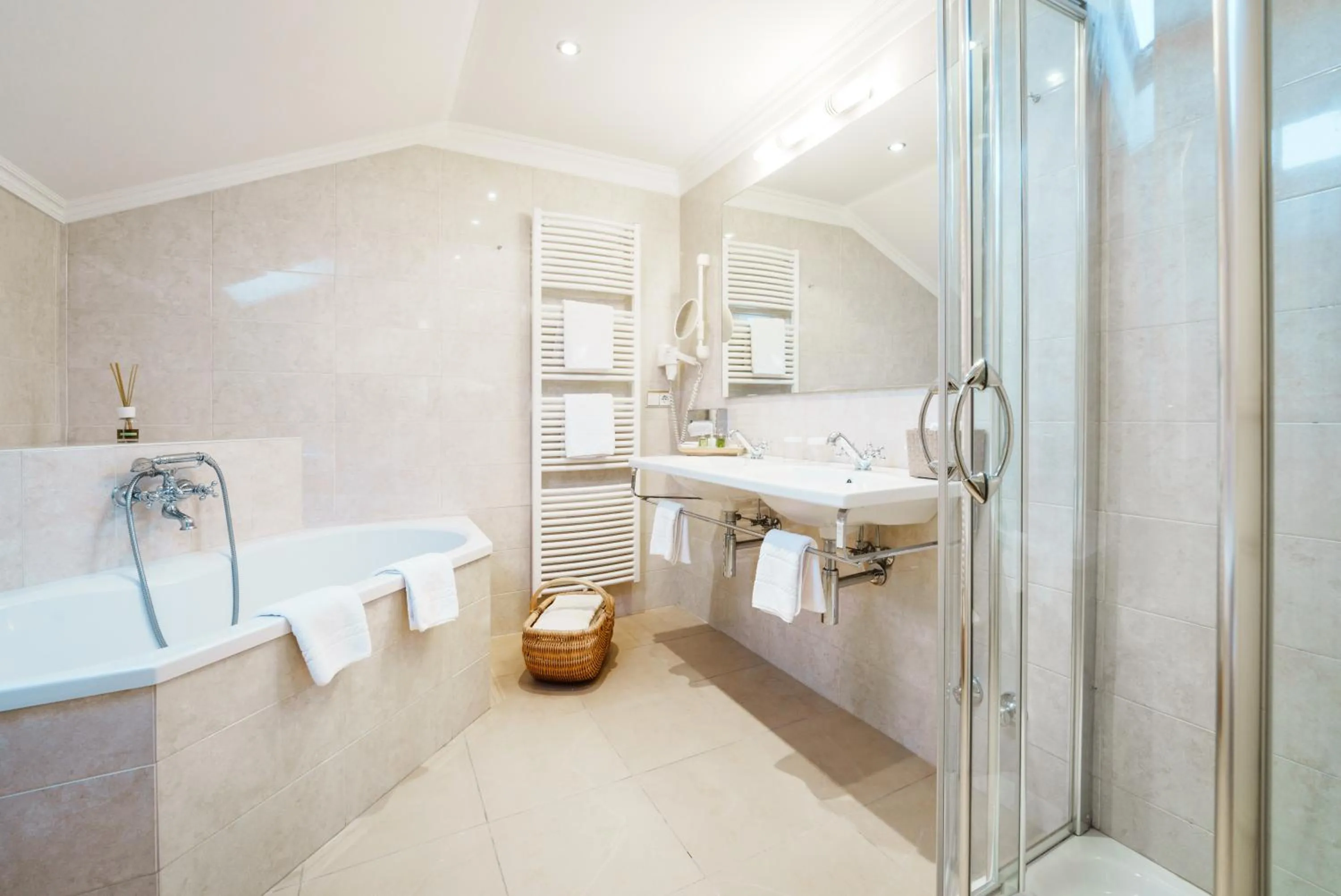 Shower in Hotel Starkenberg