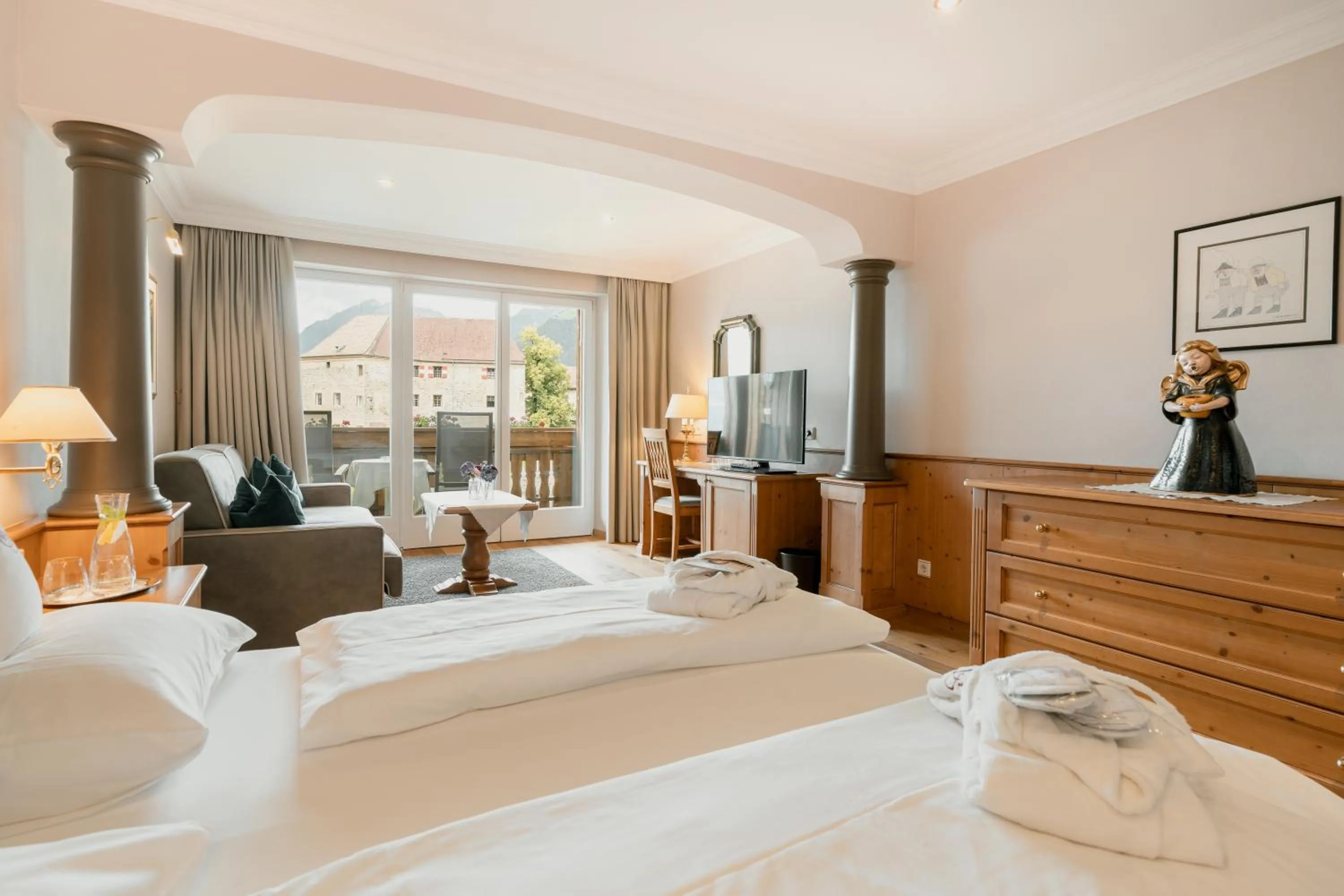 Photo of the whole room, Bed in Hotel Starkenberg