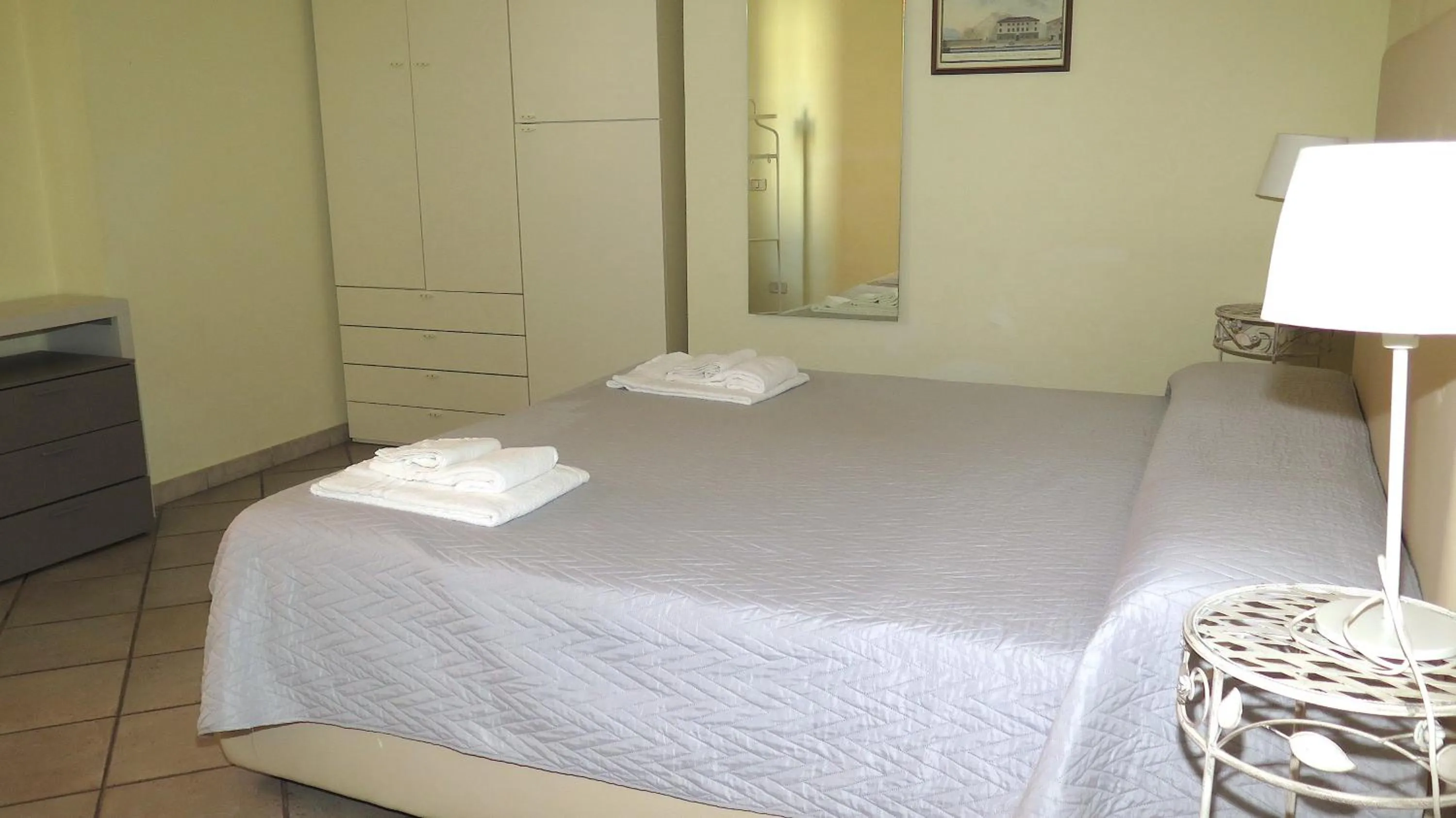 Bed in Residenza Turistico Alberghiera Corallo