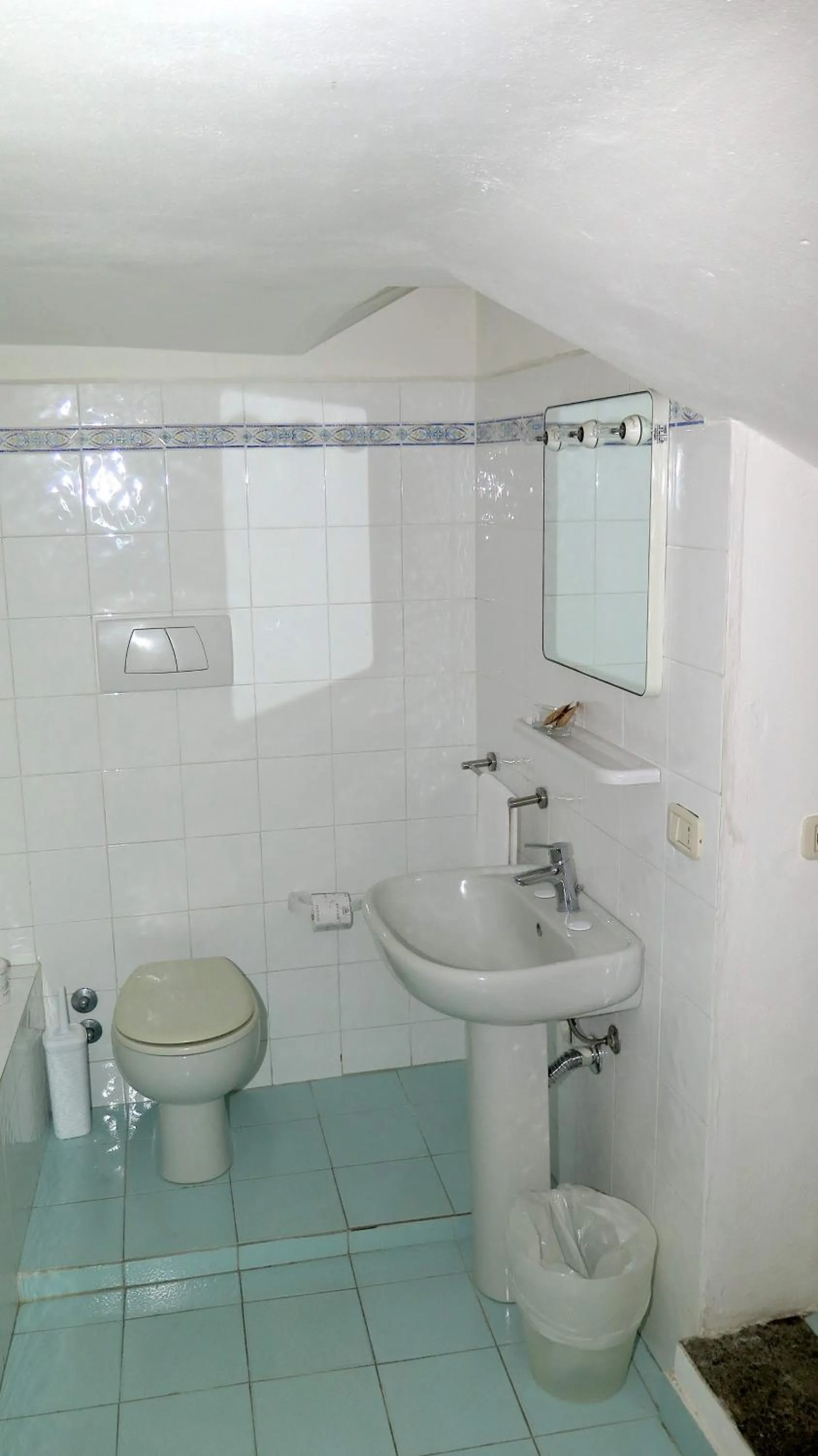 Toilet in Residenza Turistico Alberghiera Corallo