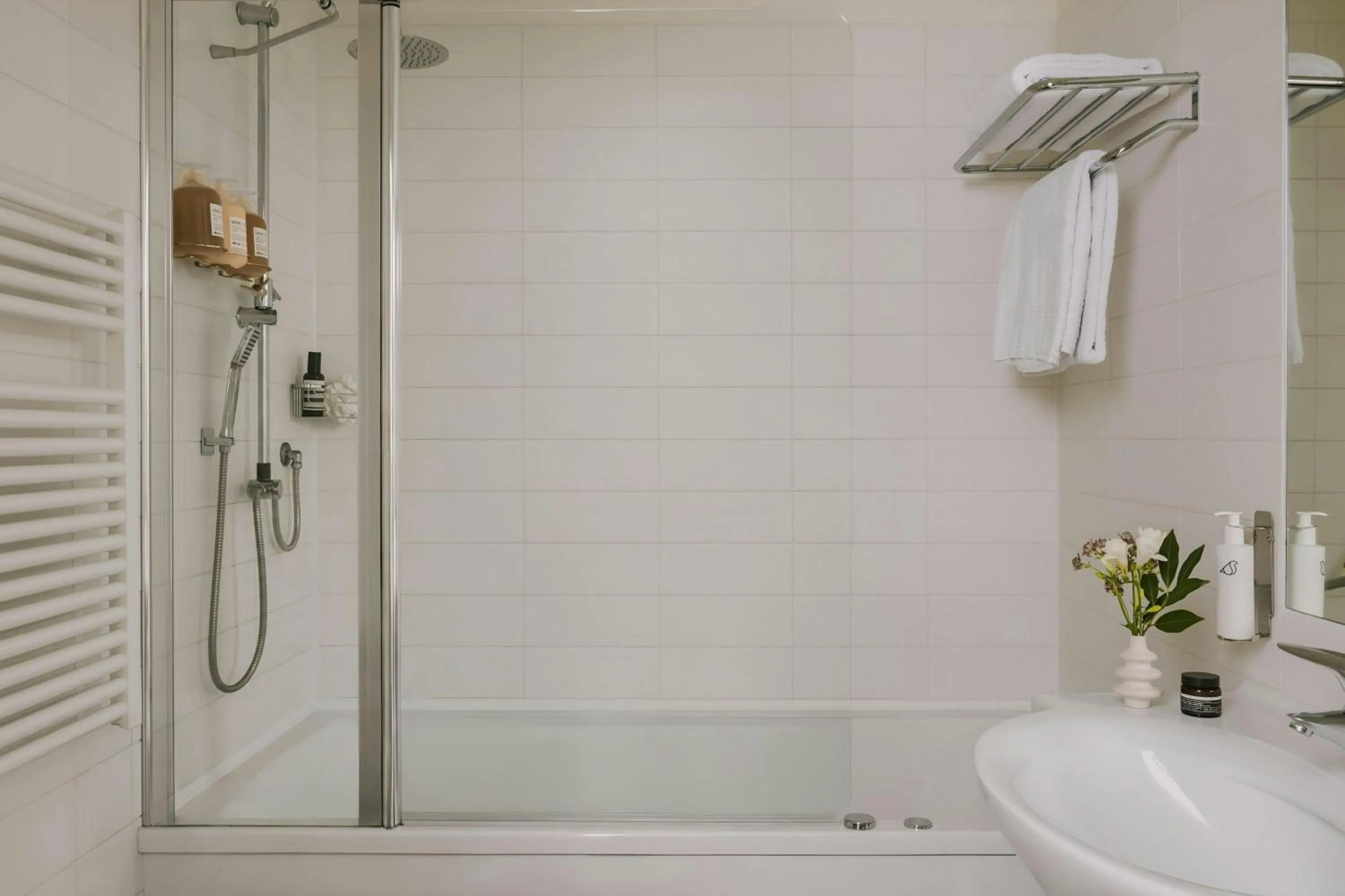 Bathroom in Missori Hotel Piazza Missori, Sonder by Marriott Bonvoy
