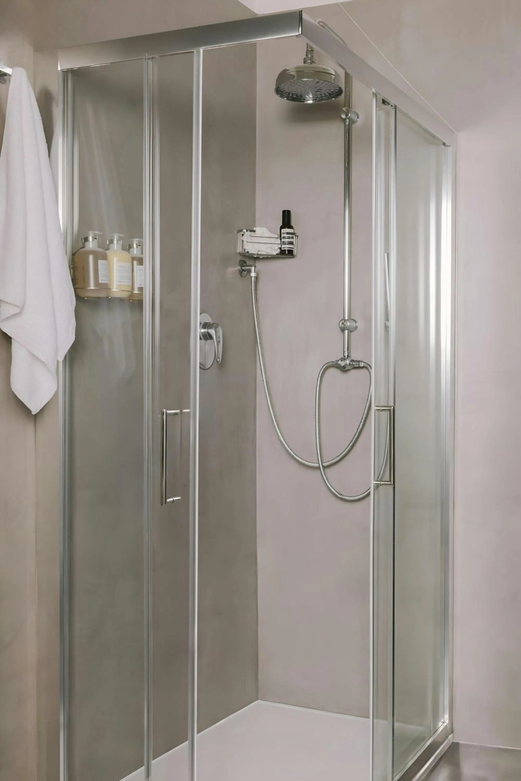 Bathroom in Missori Hotel Piazza Missori, Sonder by Marriott Bonvoy