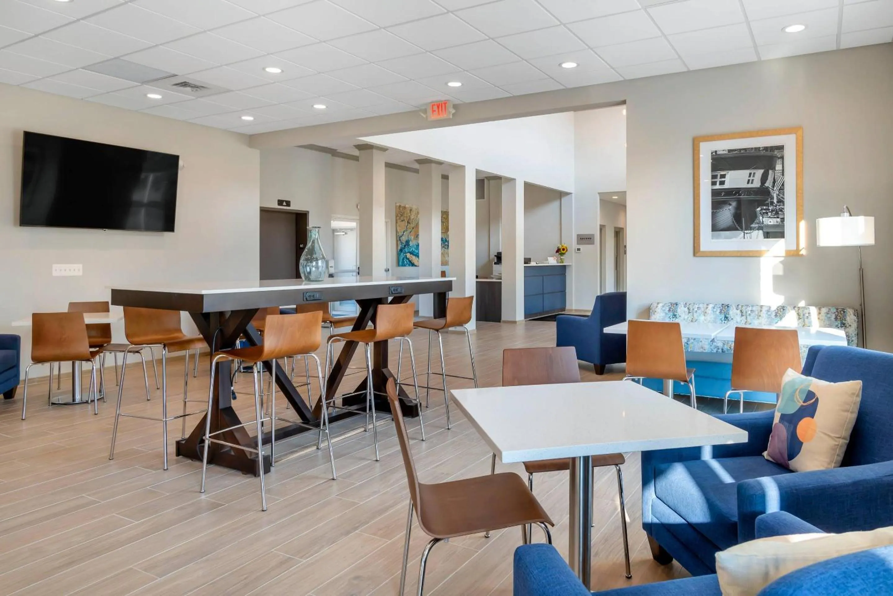 Lobby or reception in The Inn at Leonardtown, an Ascend Collection Hotel