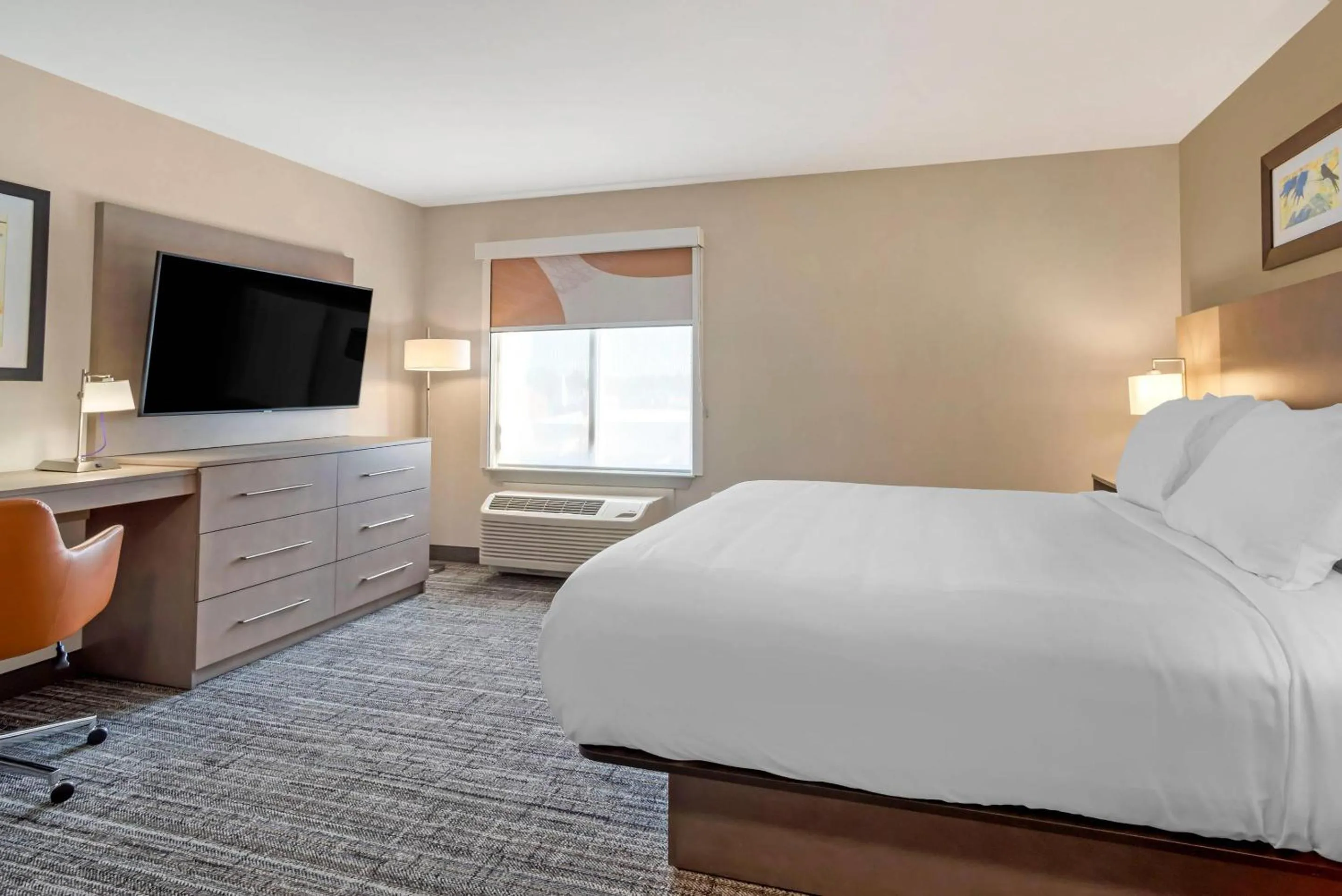 Bedroom, Bed in The Inn at Leonardtown, an Ascend Collection Hotel