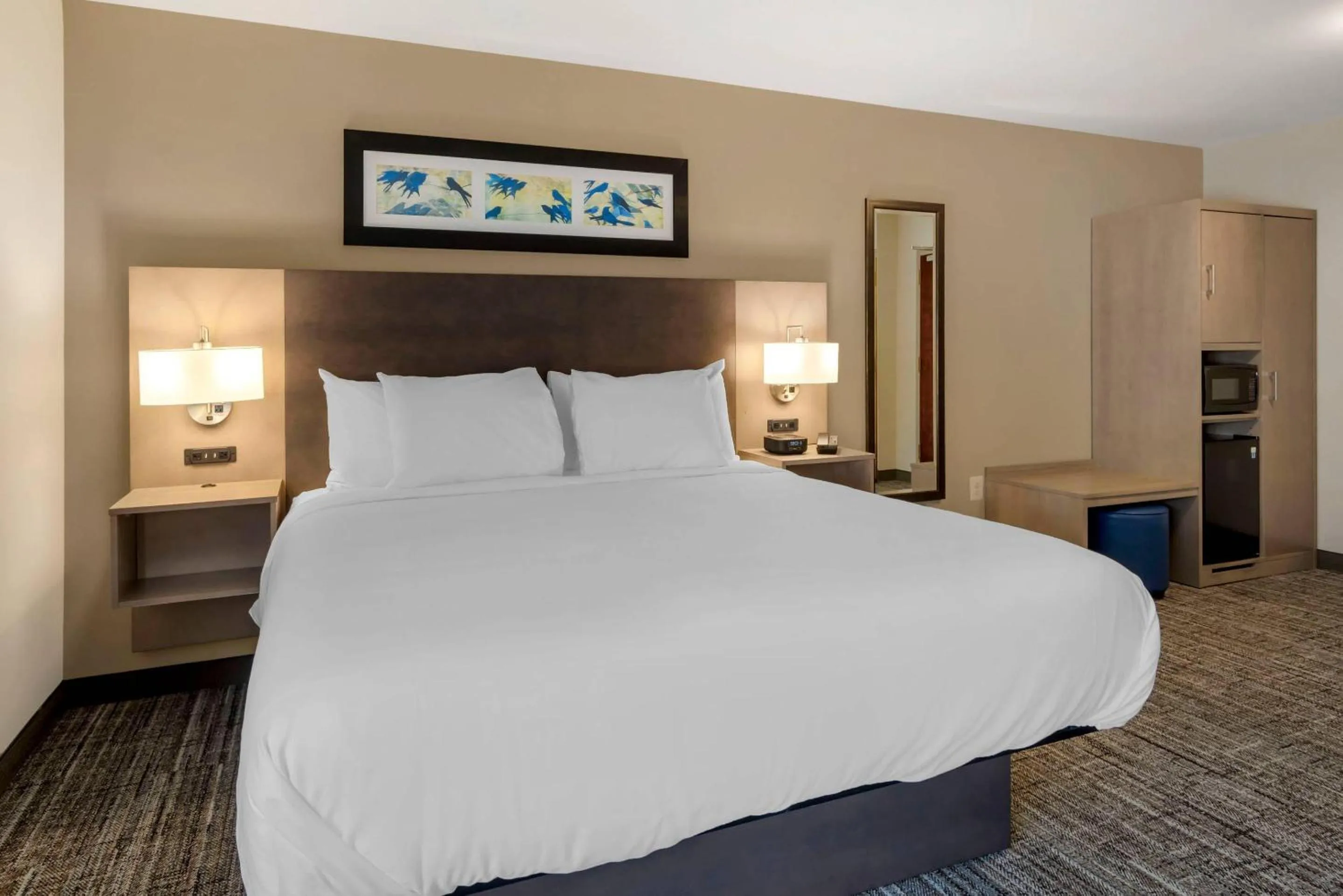 Bedroom, Bed in The Inn at Leonardtown, an Ascend Collection Hotel