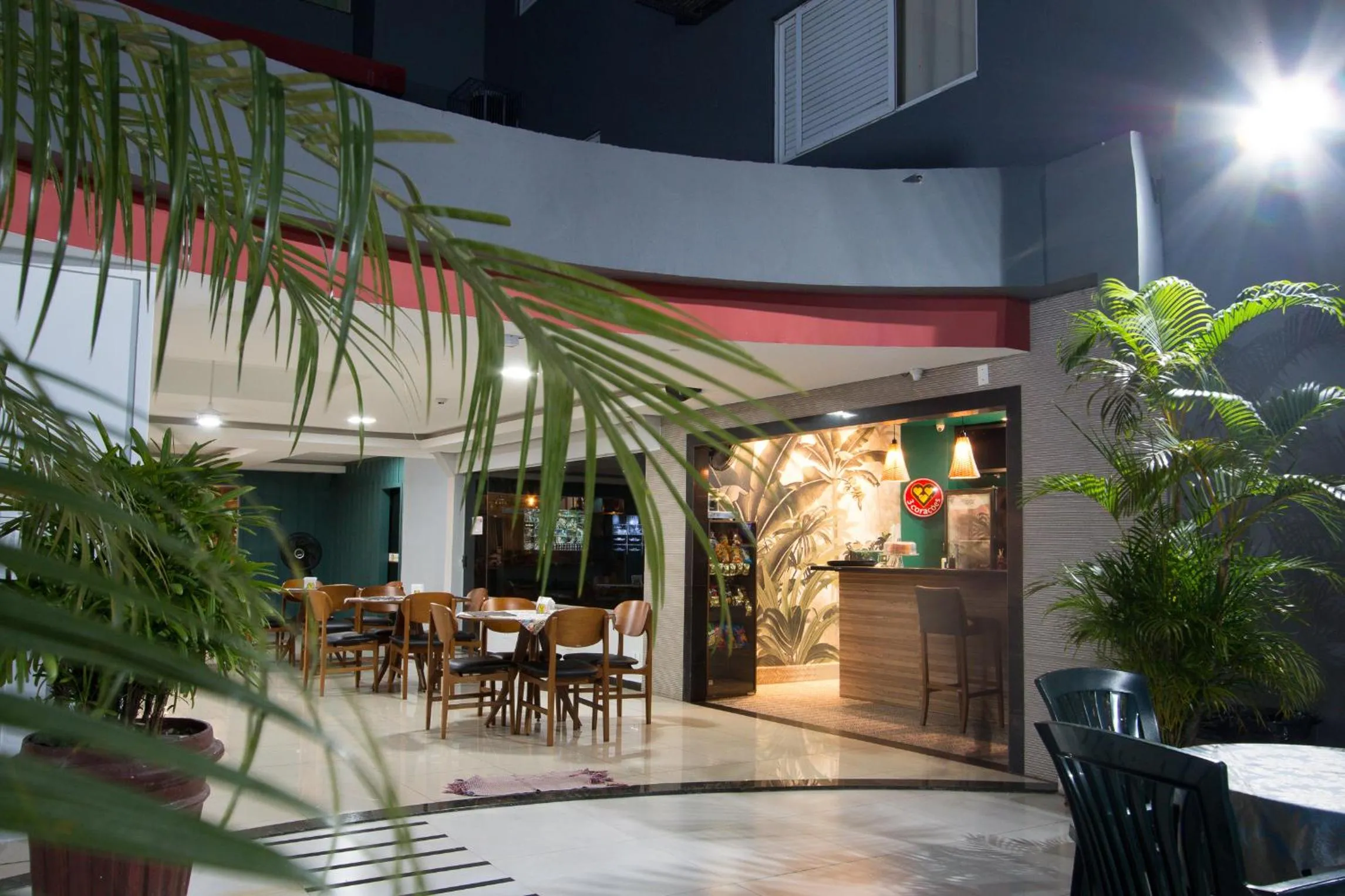 Restaurant/places to eat in Golden Ville Hotel