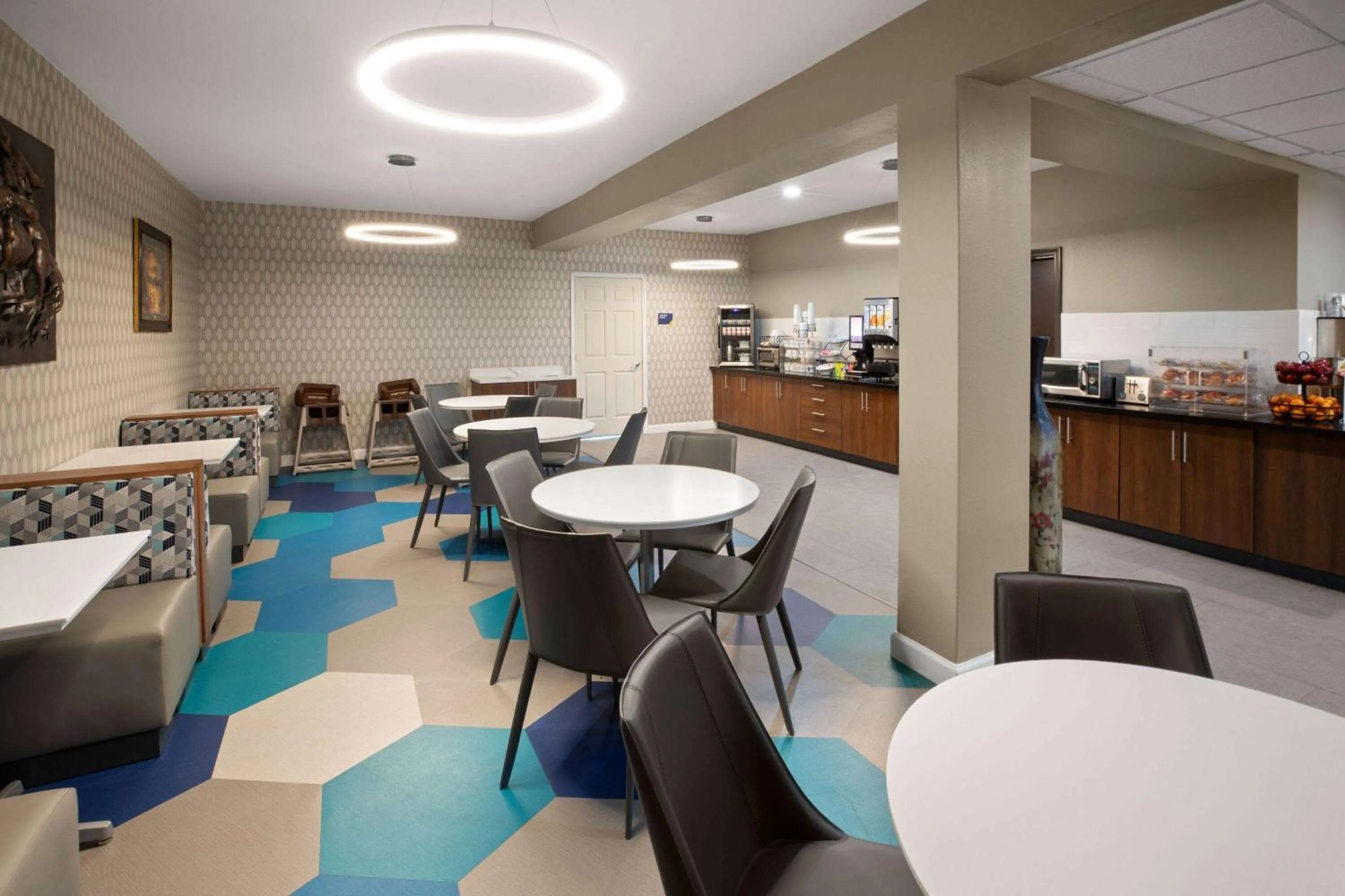 Breakfast in Microtel Inn & Suites by Wyndham Buda Austin South
