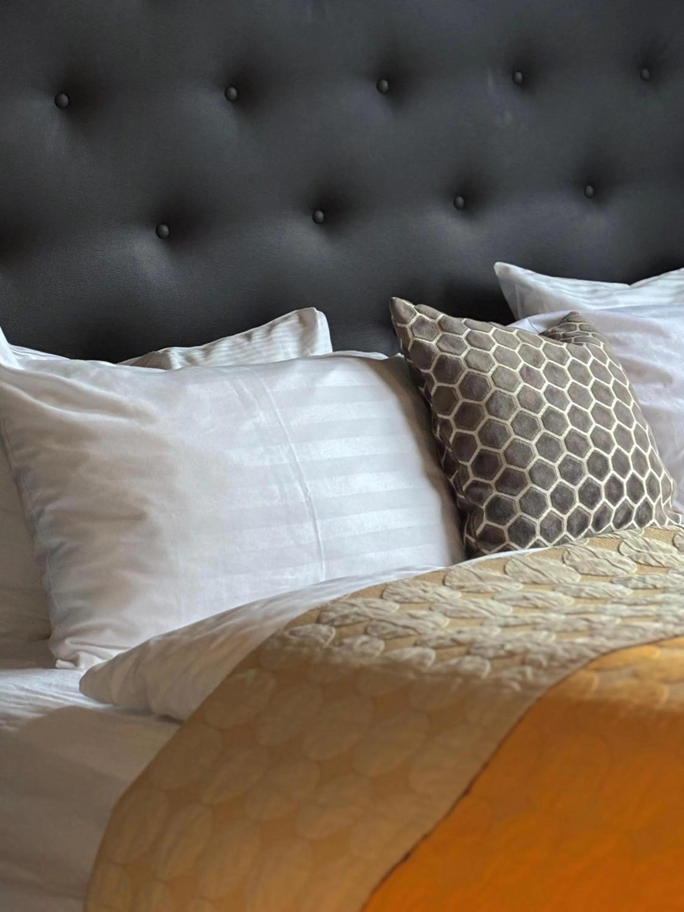 Bed in R13 - A Townhouse Hotel