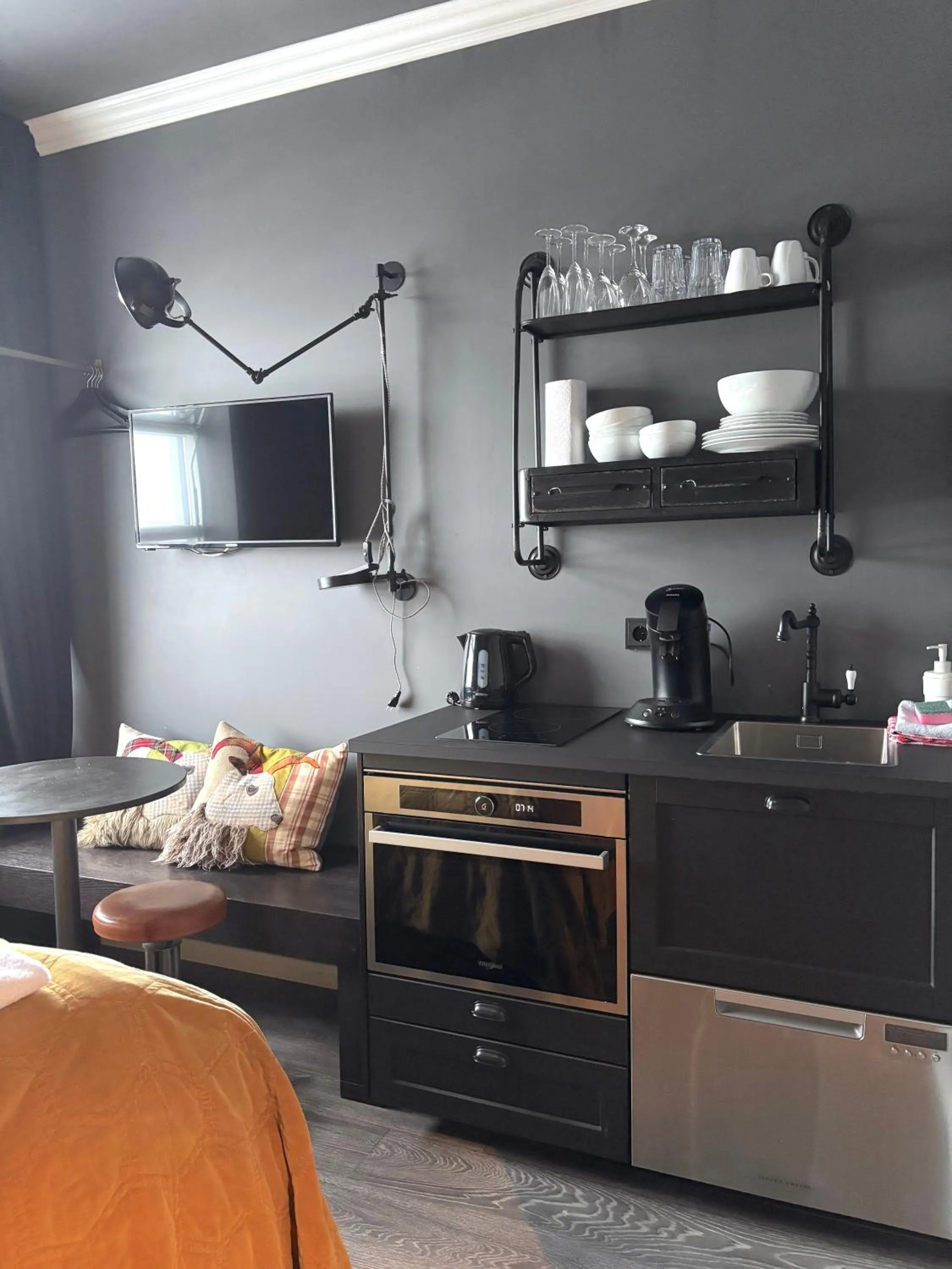 Kitchen or kitchenette in R13 - A Townhouse Hotel