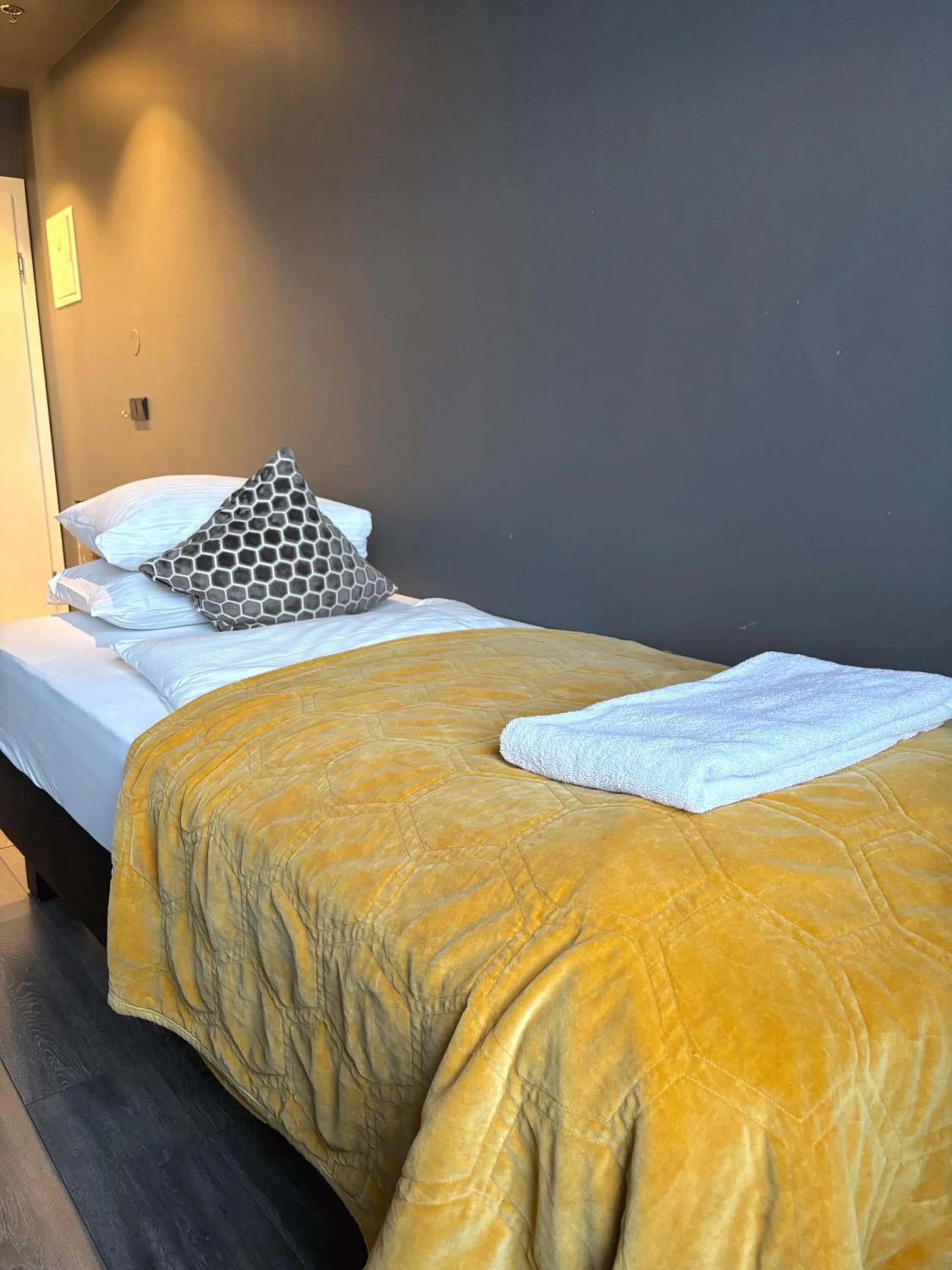 Bed in R13 - A Townhouse Hotel