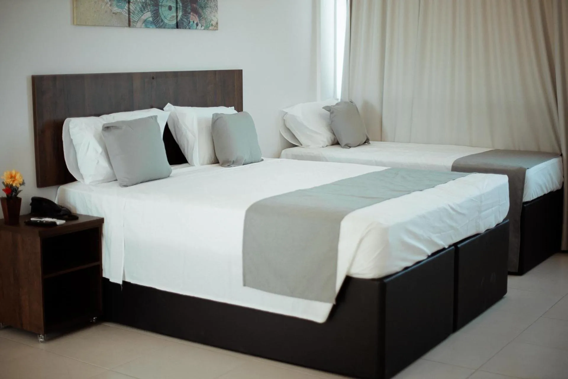 Bed in Paris Hotel by H Hotéis - Business