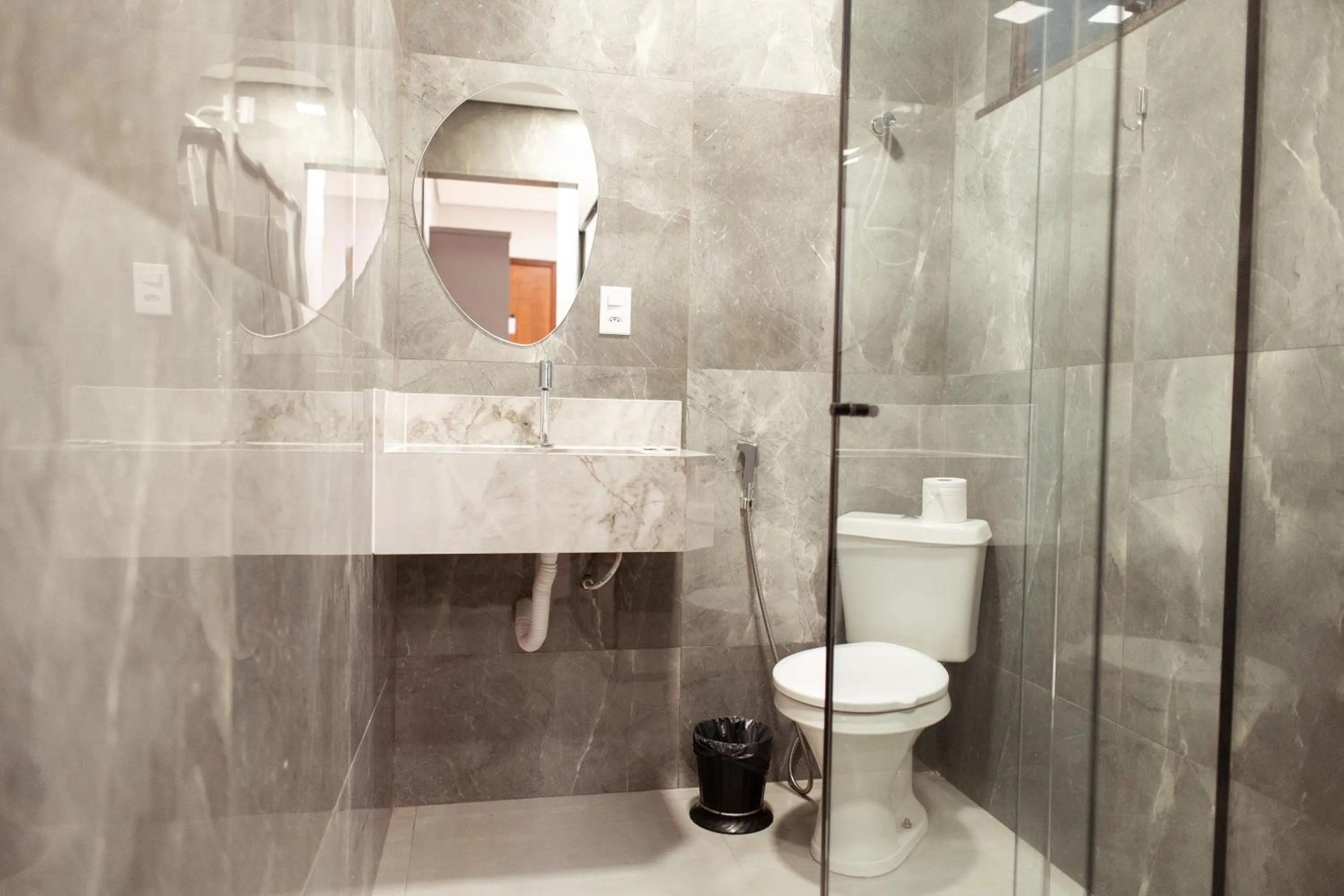 Bathroom in Paris Hotel by H Hotéis - Business