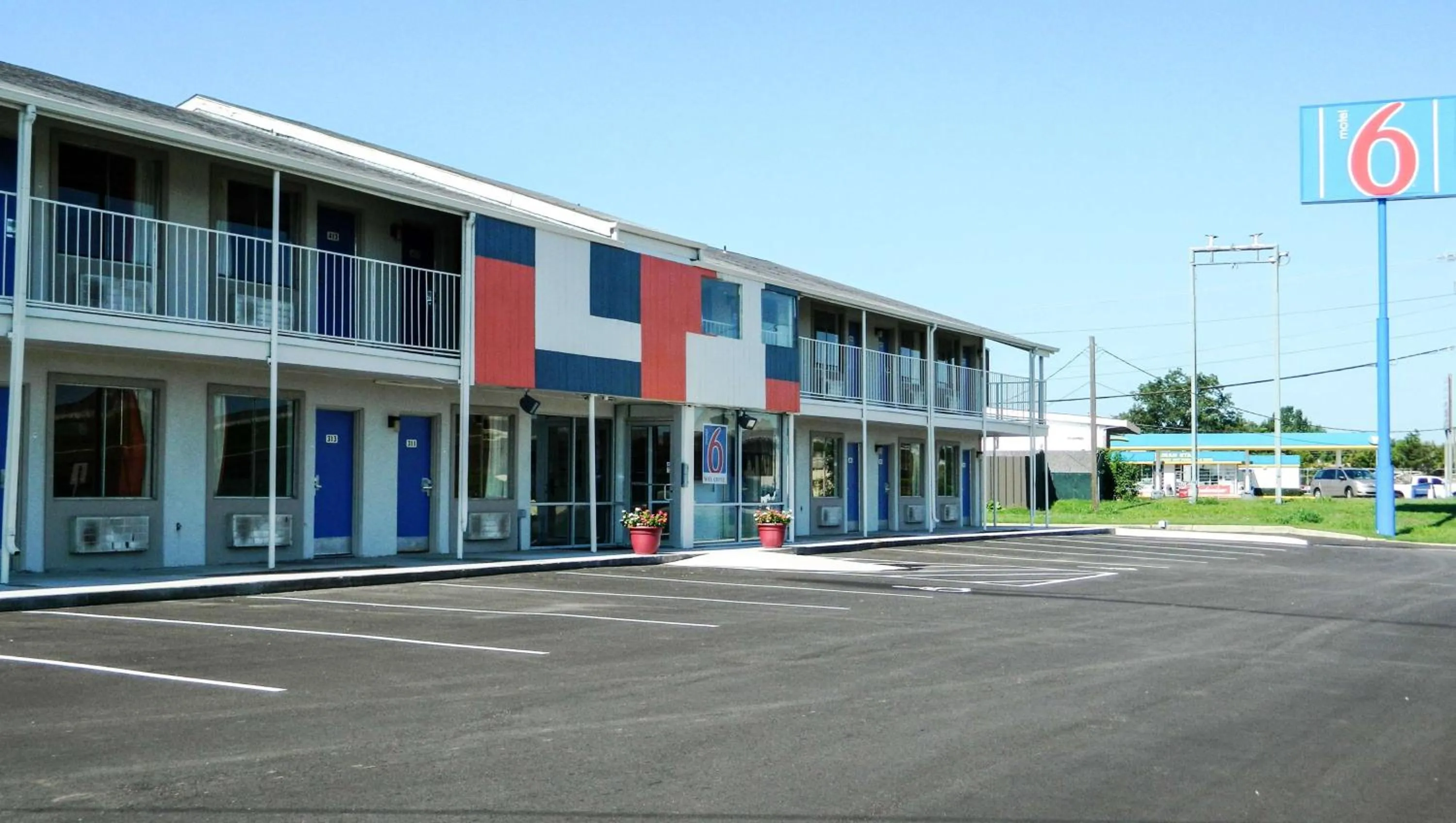 Property building in Motel 6-Oklahoma City, OK - Airport East