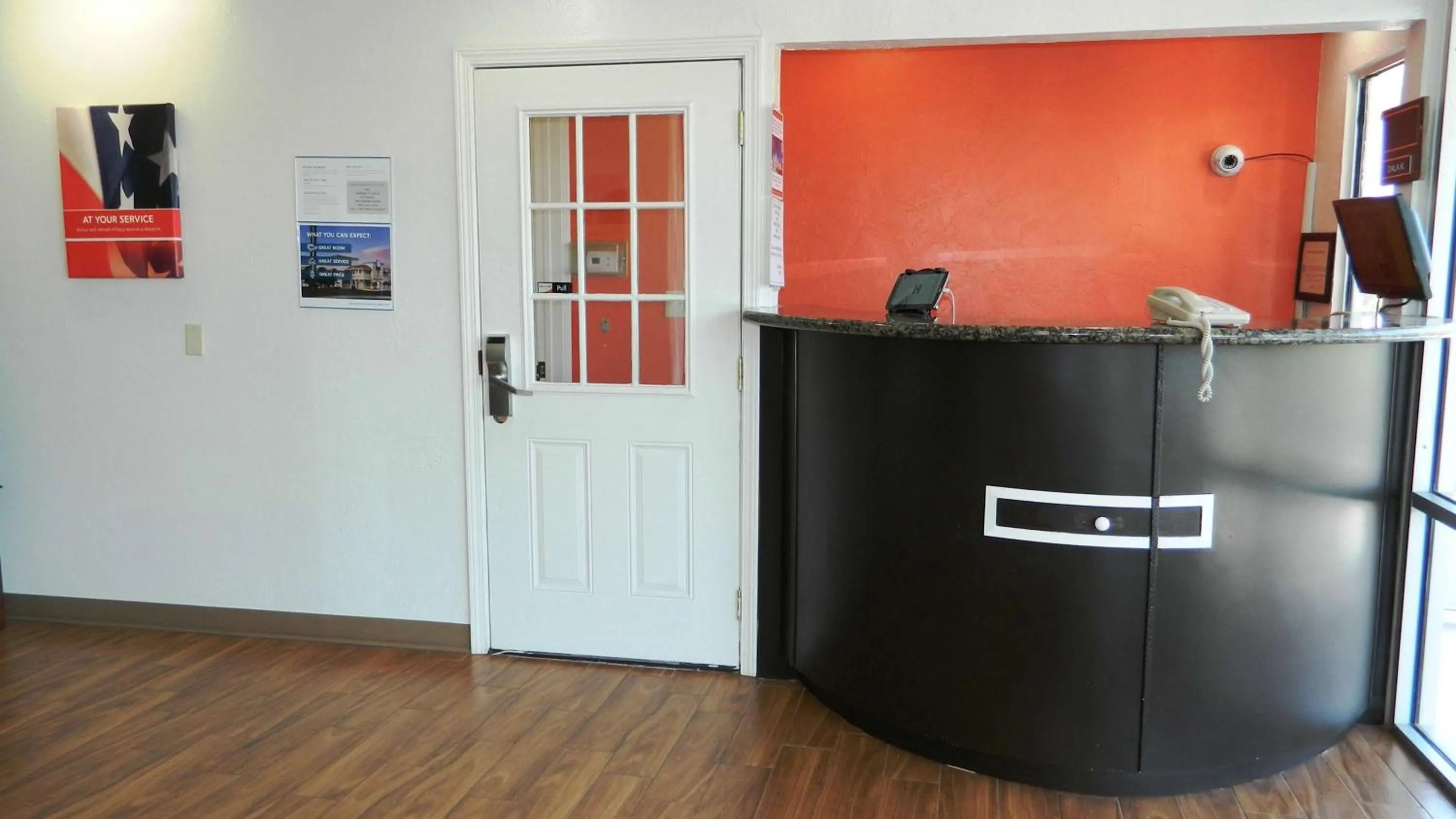 Lobby or reception in Motel 6-Oklahoma City, OK - Airport East