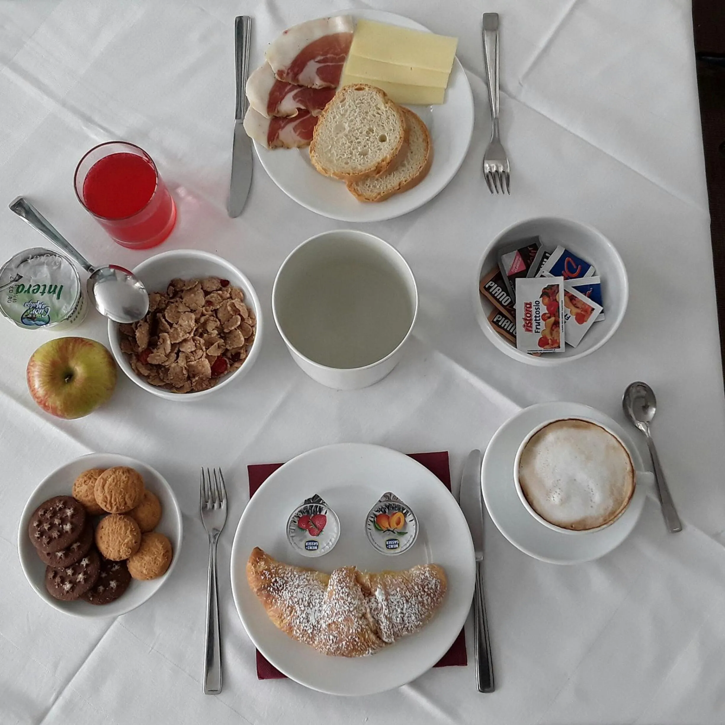 Buffet breakfast in Hotel I' Fiorino