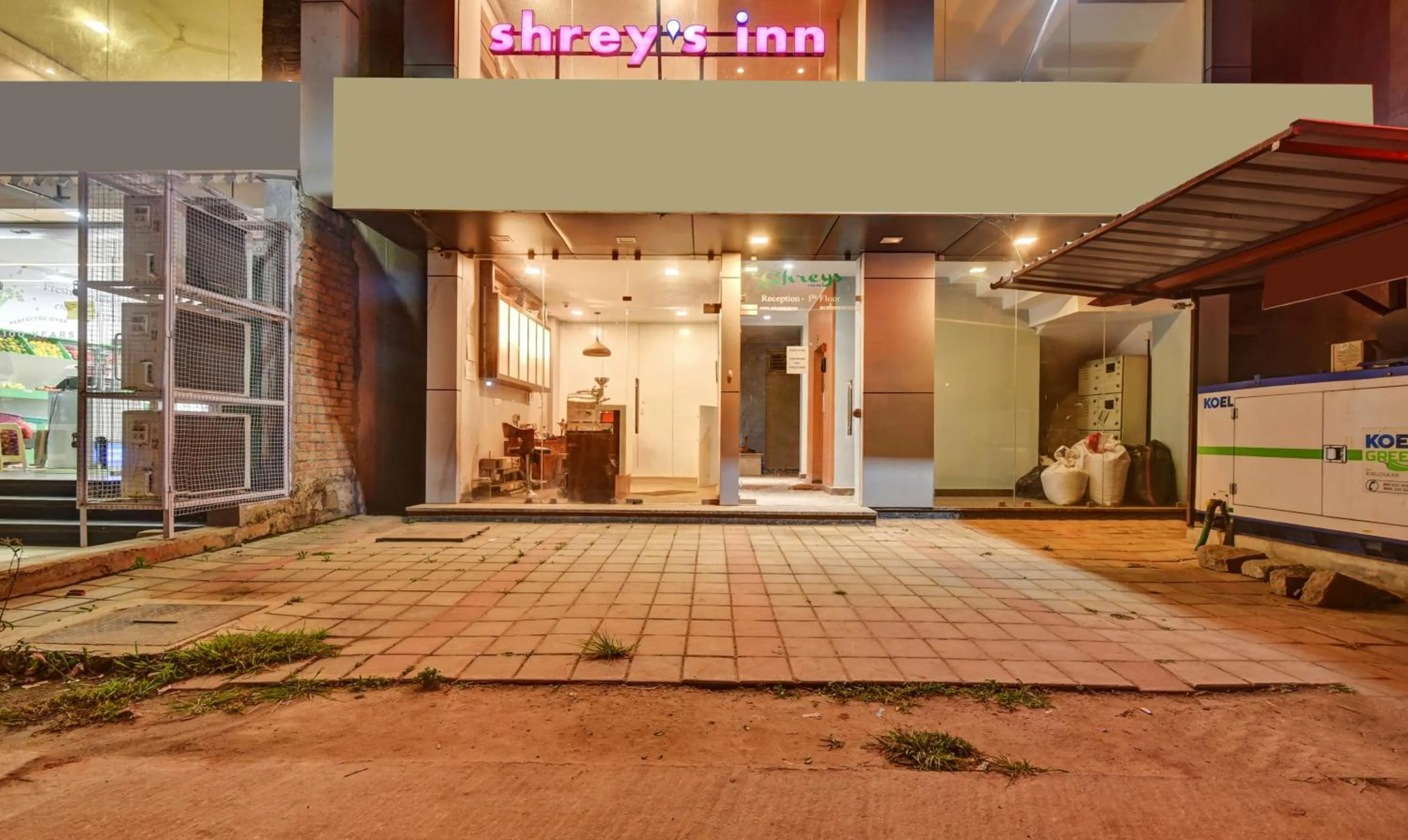 Facade/entrance in Itsy Hotels Shrey'S Inn Mallandur Road