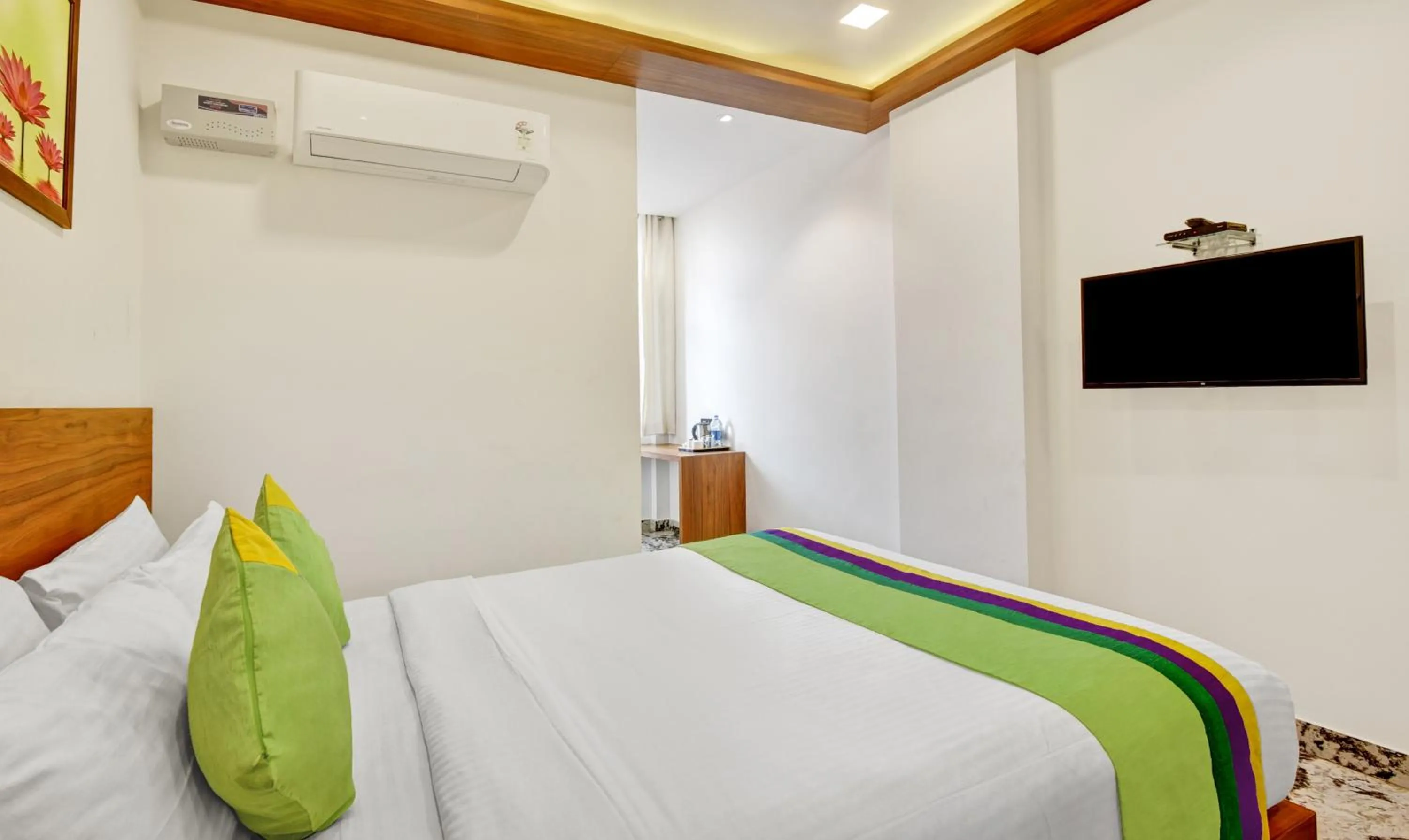 Bedroom, Bed in Itsy Hotels Shrey'S Inn Mallandur Road