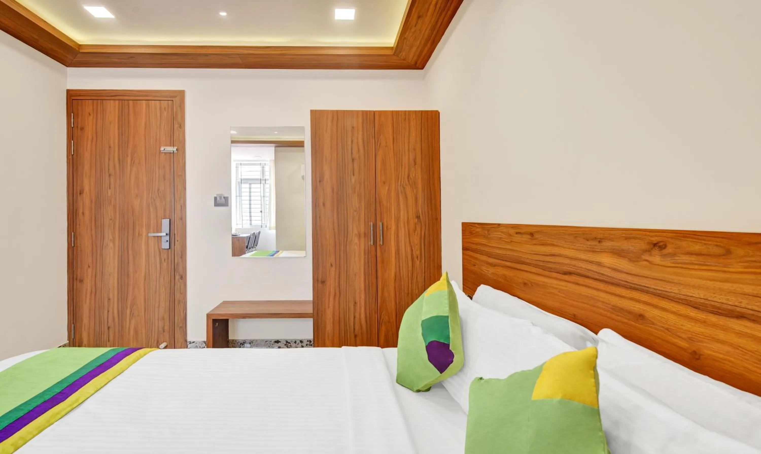 Bedroom, Bed in Itsy Hotels Shrey'S Inn Mallandur Road