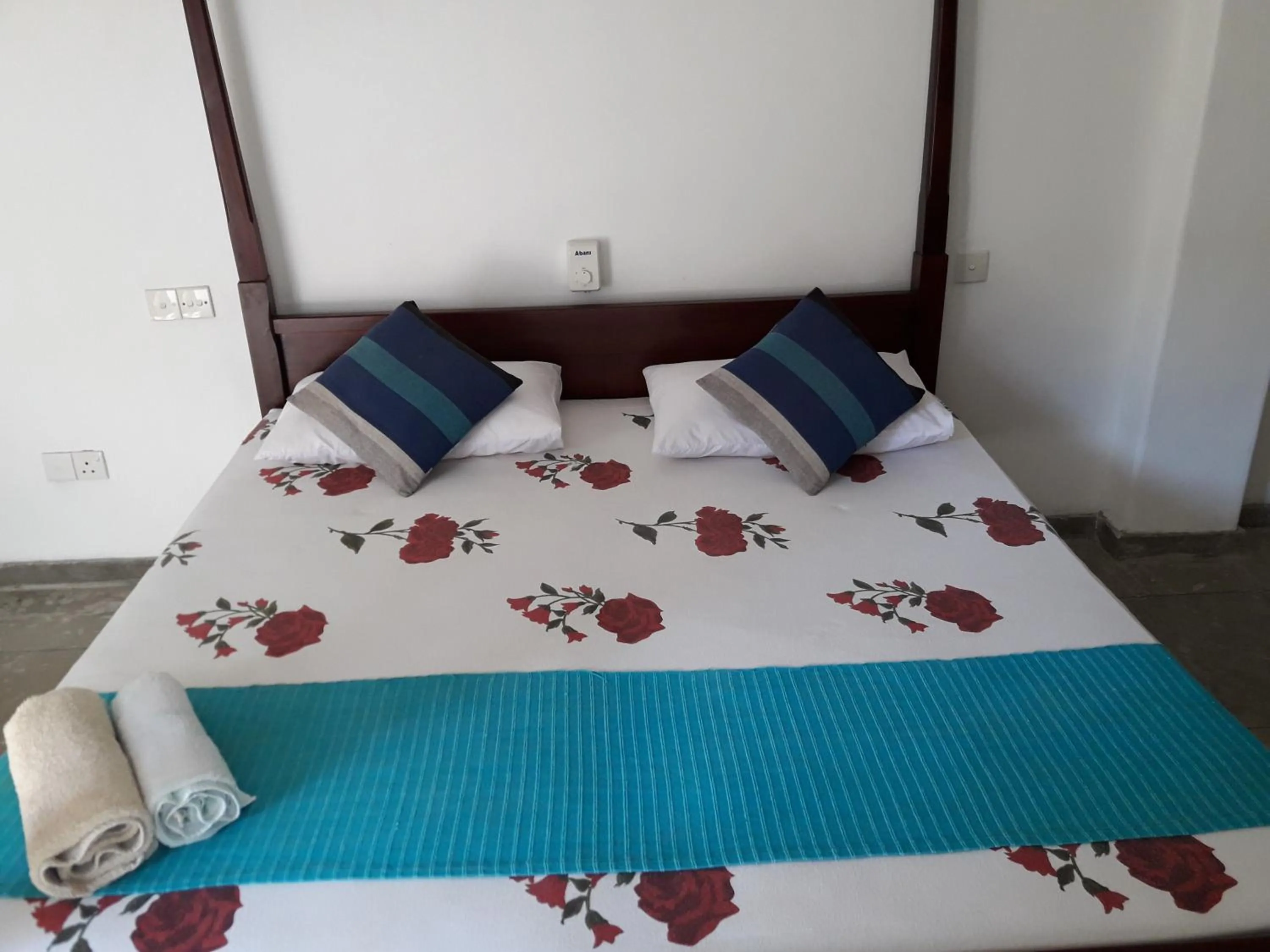 Bed in Sea Front Hikkaduwa