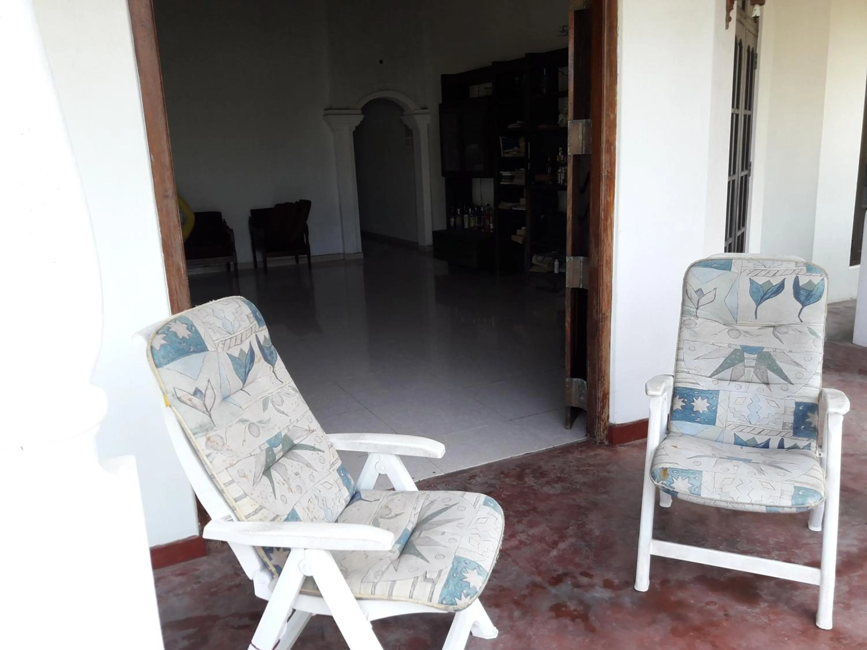 Property building in Sea Front Hikkaduwa