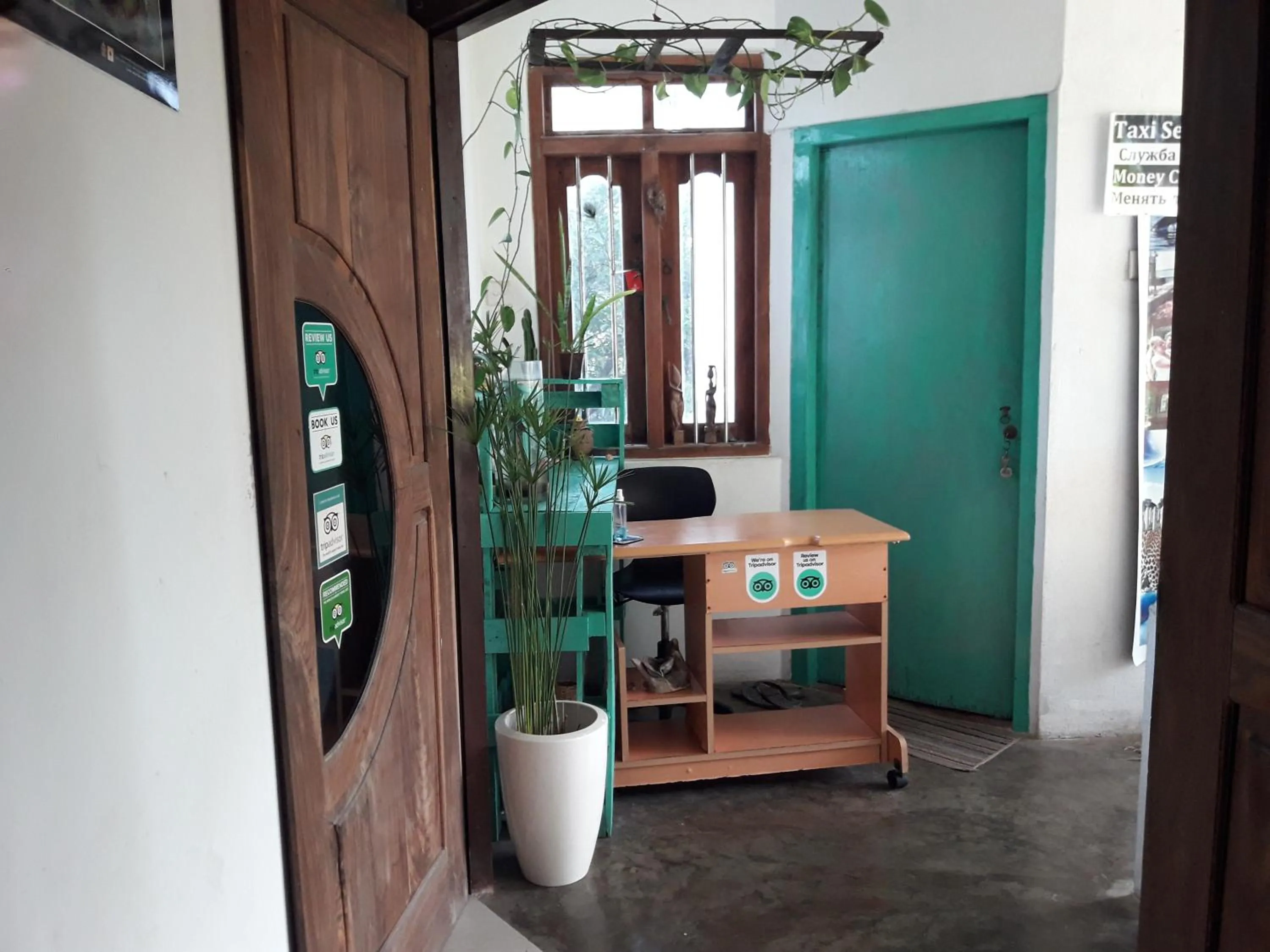 Property building in Sea Front Hikkaduwa