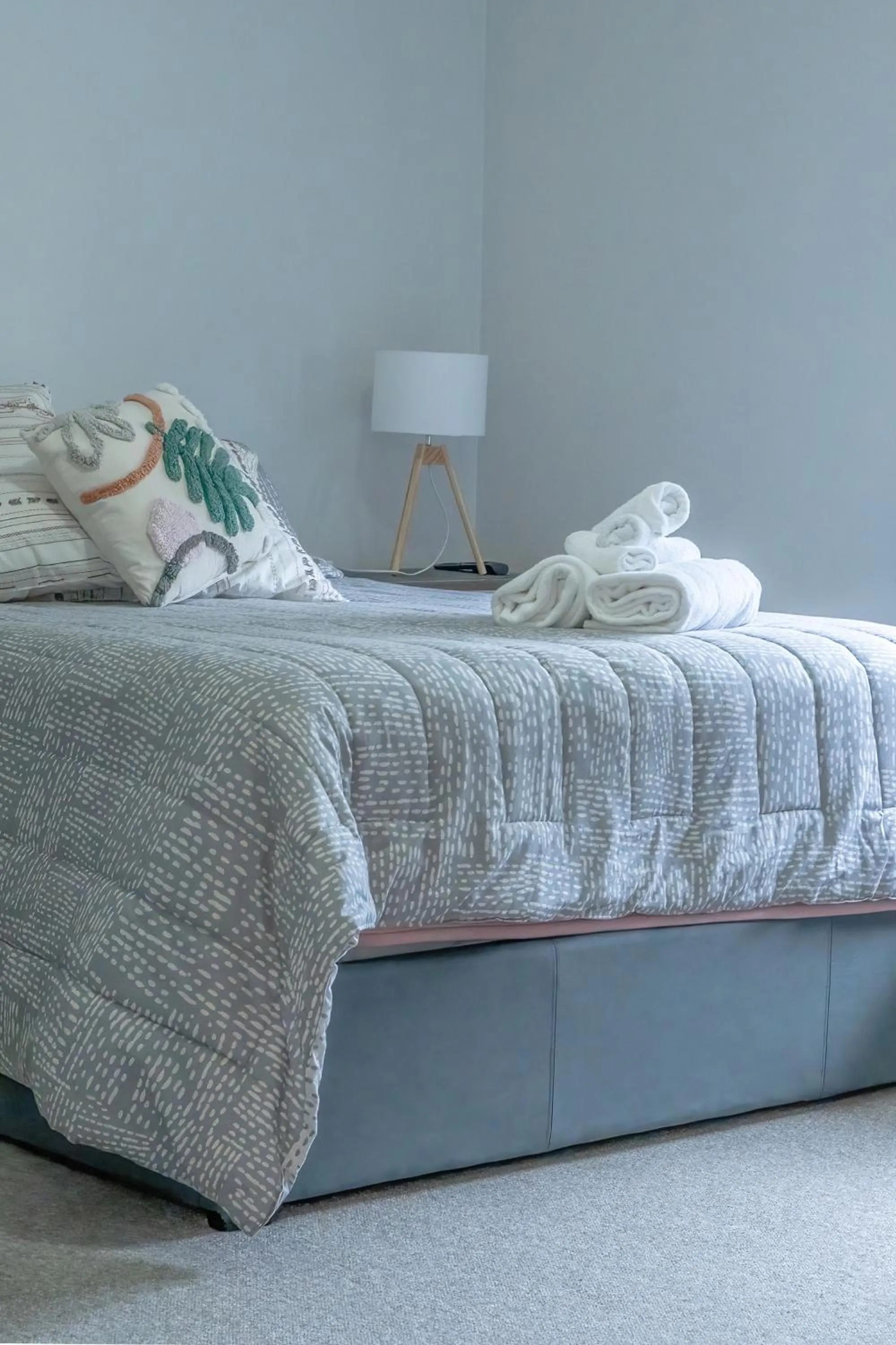 Photo of the whole room, Bed in Sylvan Beach Resort