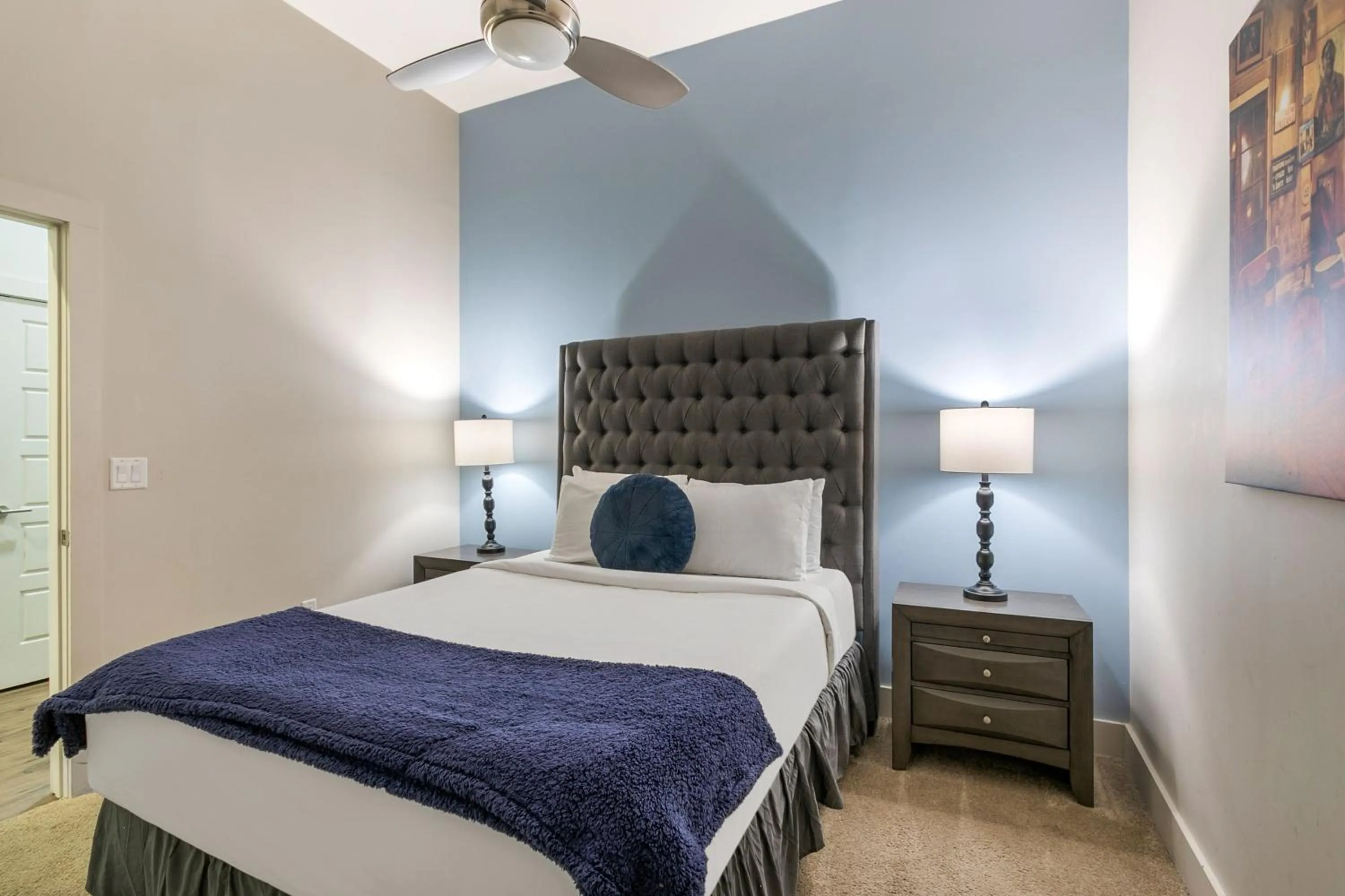 Bedroom, Bed in Modern & Fully Furnished Apartments in the Heart of the City