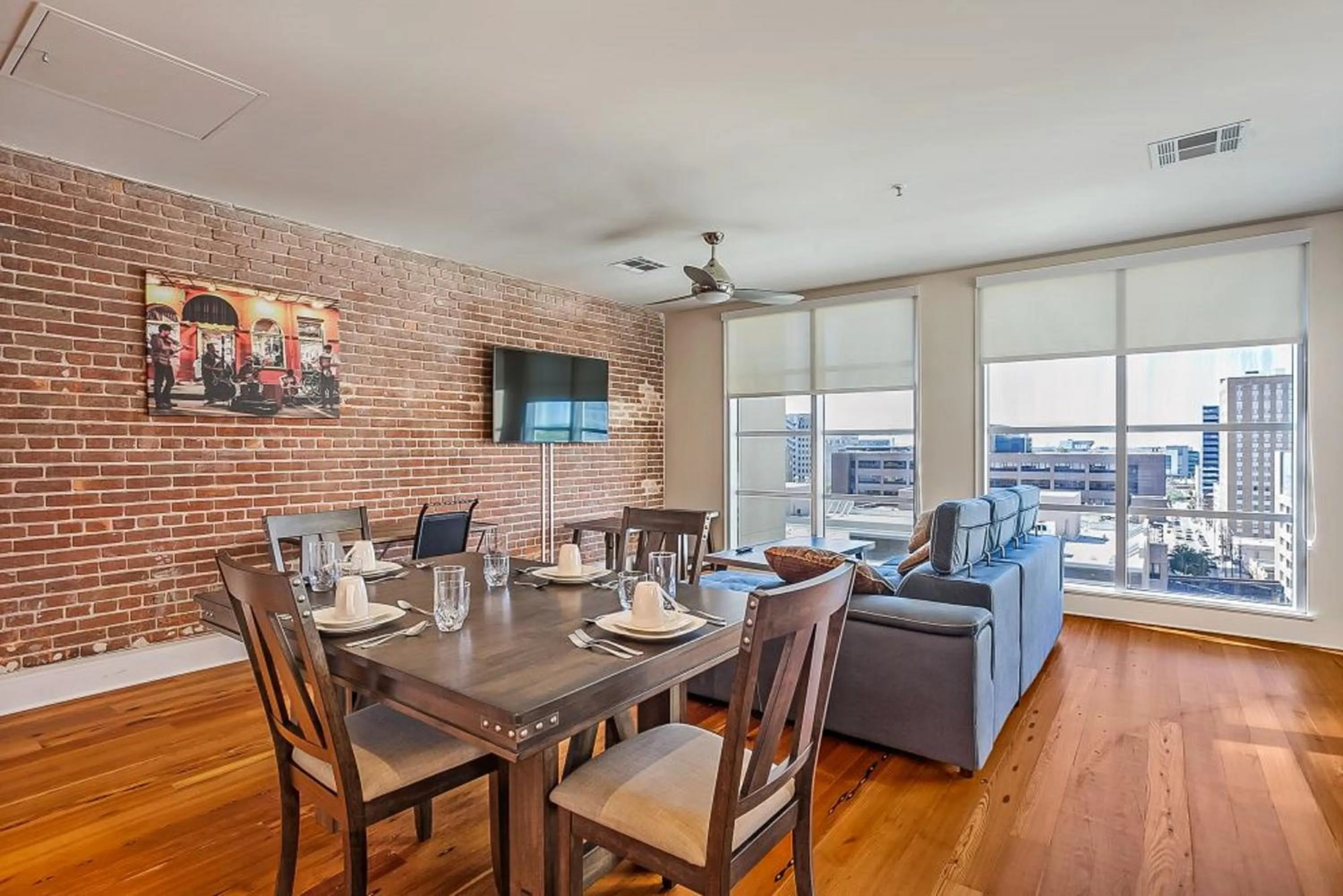 Kitchen or kitchenette in Modern & Fully Furnished Apartments in the Heart of the City