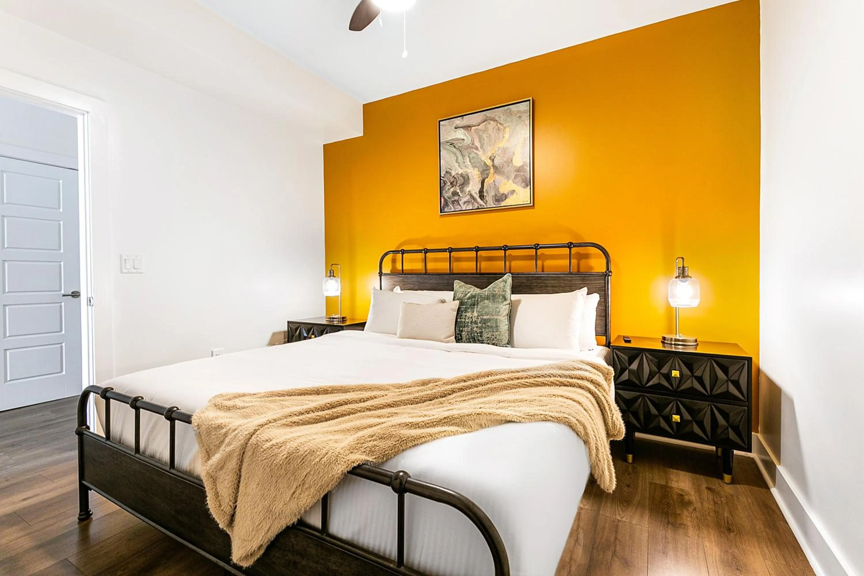 Bedroom, Bed in Modern & Fully Furnished Apartments in the Heart of the City