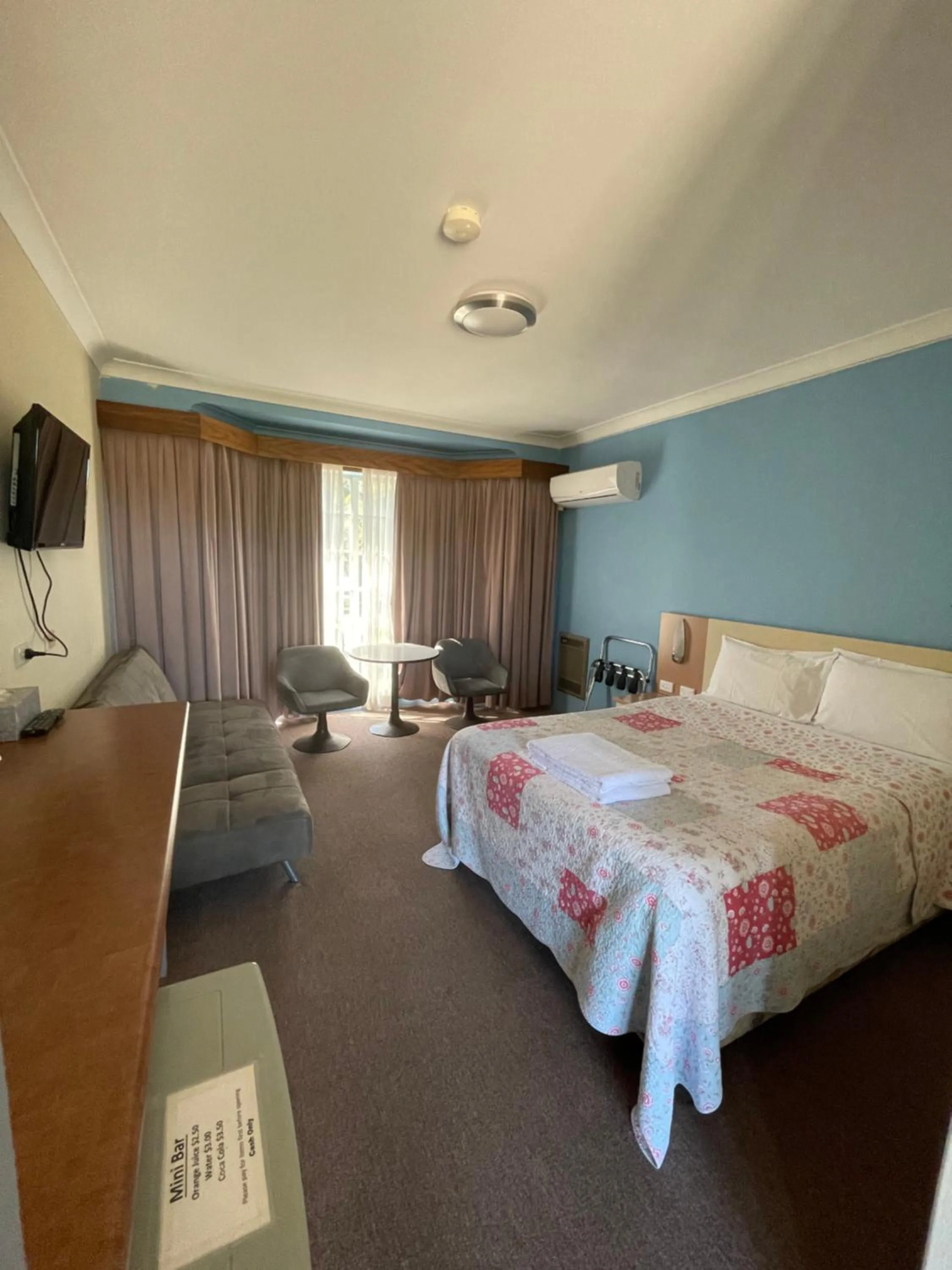 Bed in Motel Margeurita