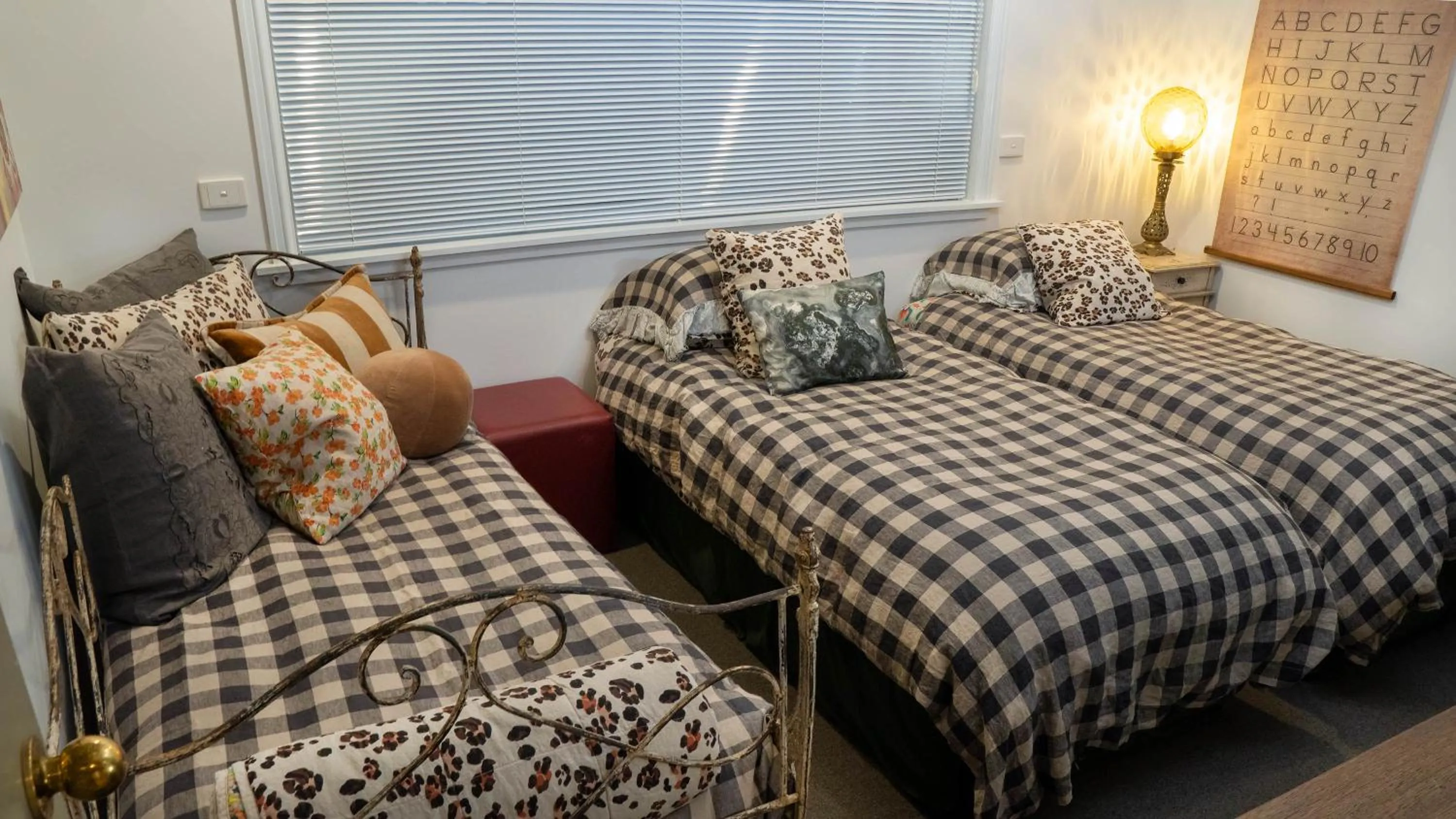 Bedroom, Bed in Dreamers