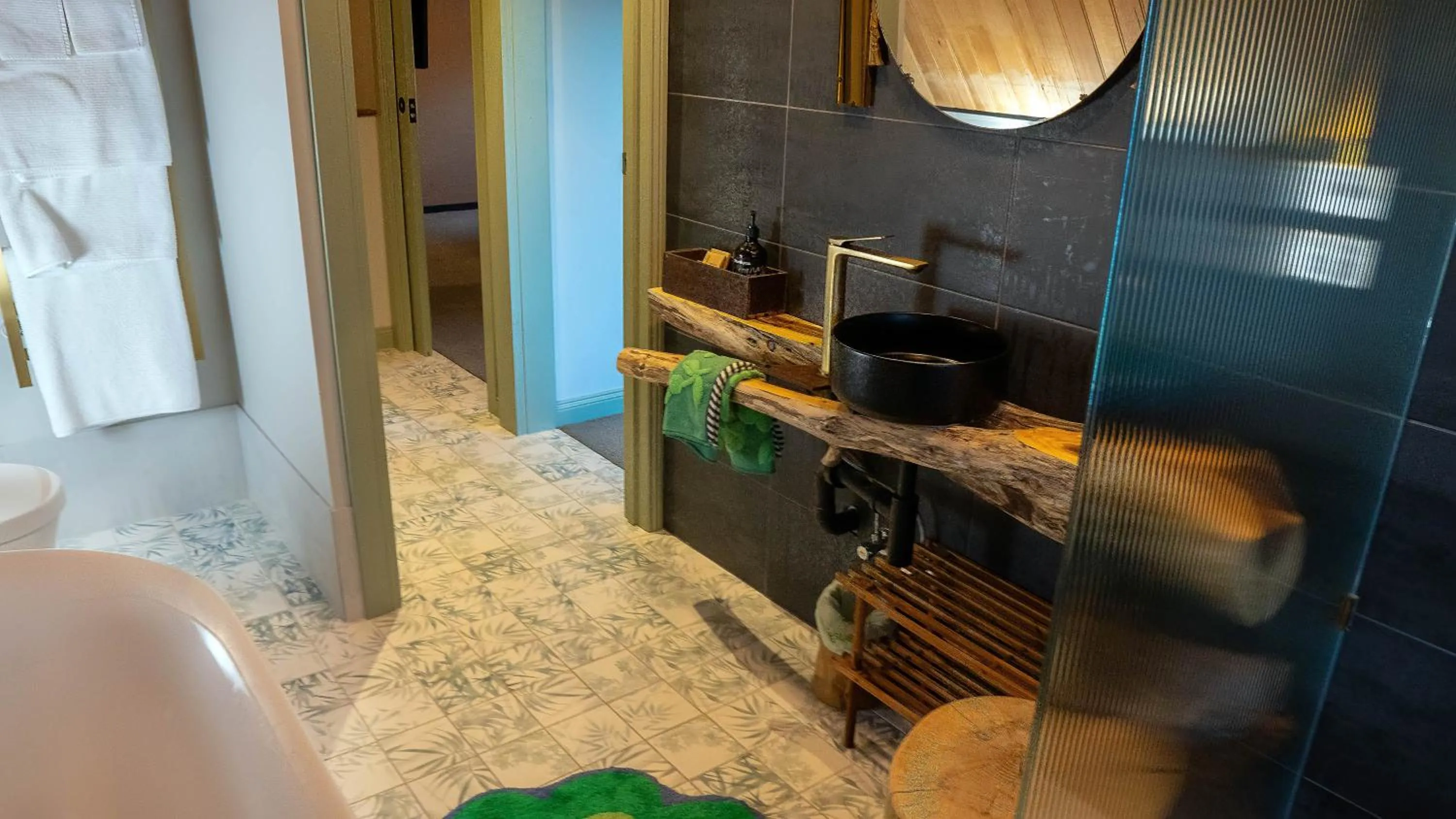 Bathroom in Dreamers