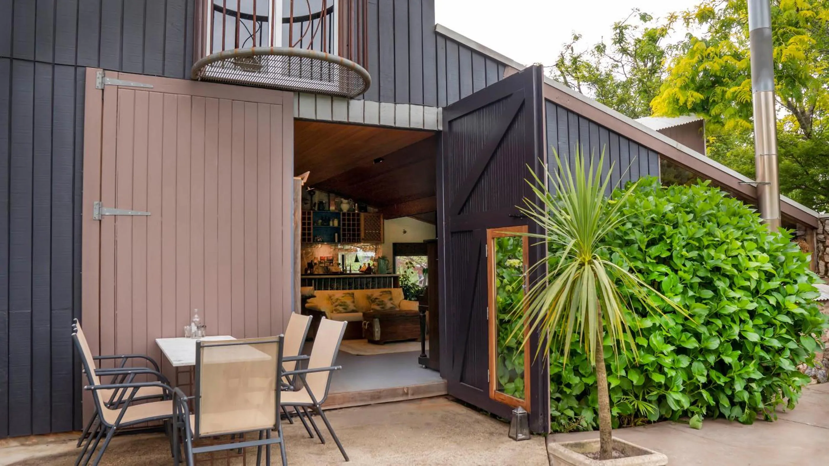 Property building in Dreamers