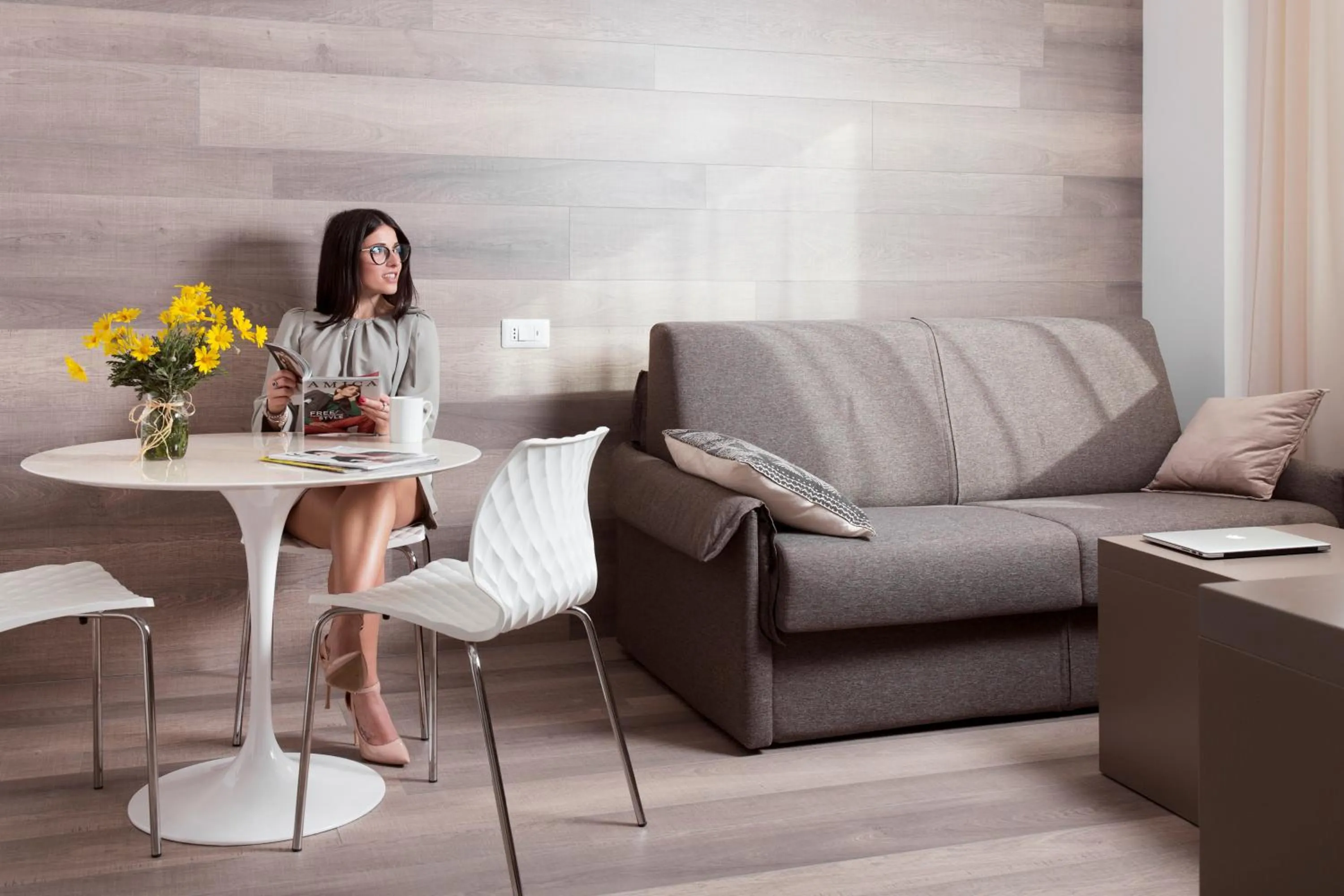 Living room in City Hotel & Suites